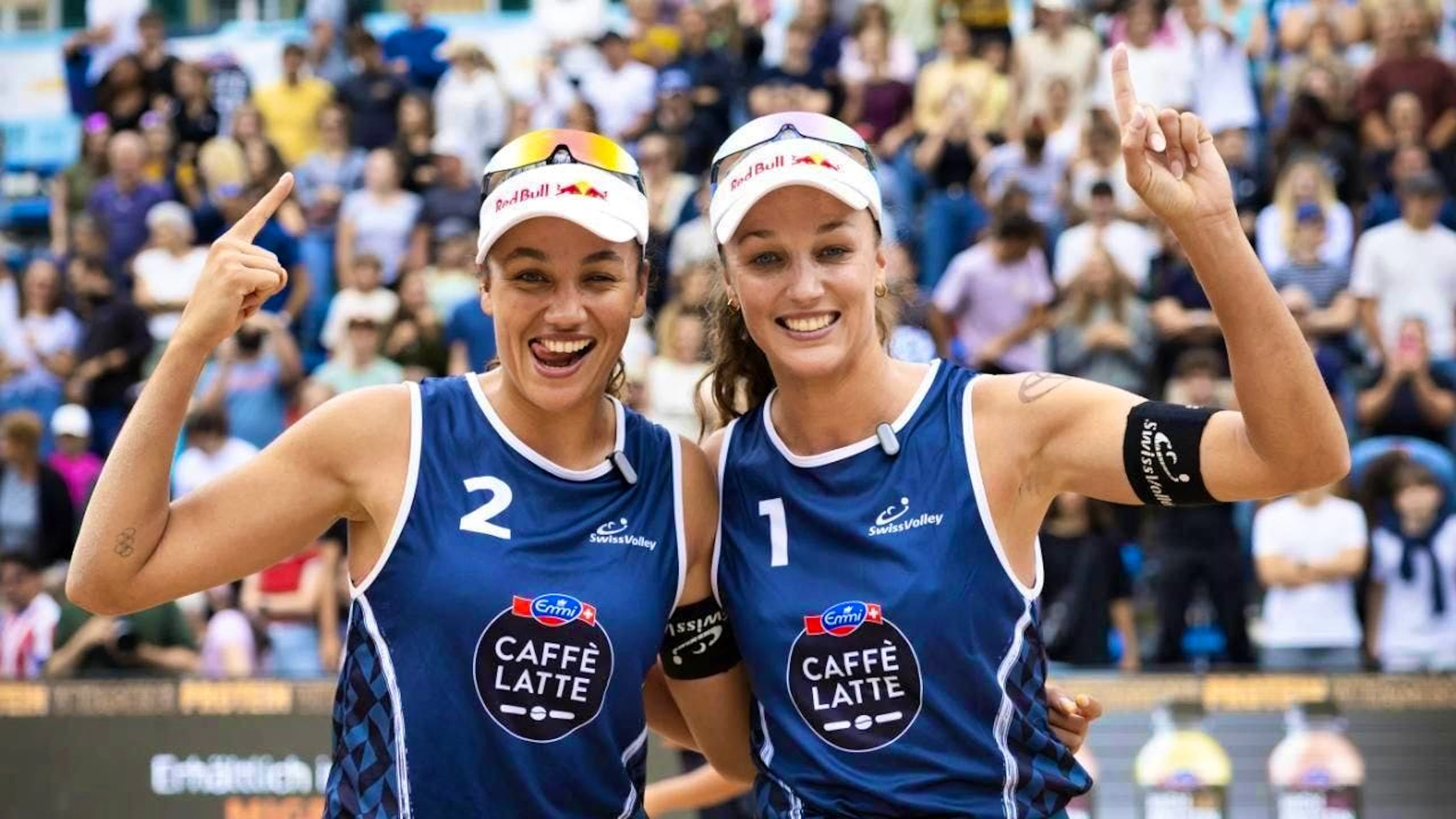 Celebrating SM gold together for the first time: the sister duo Zoé (left) and Anouk Vergé-Dépré