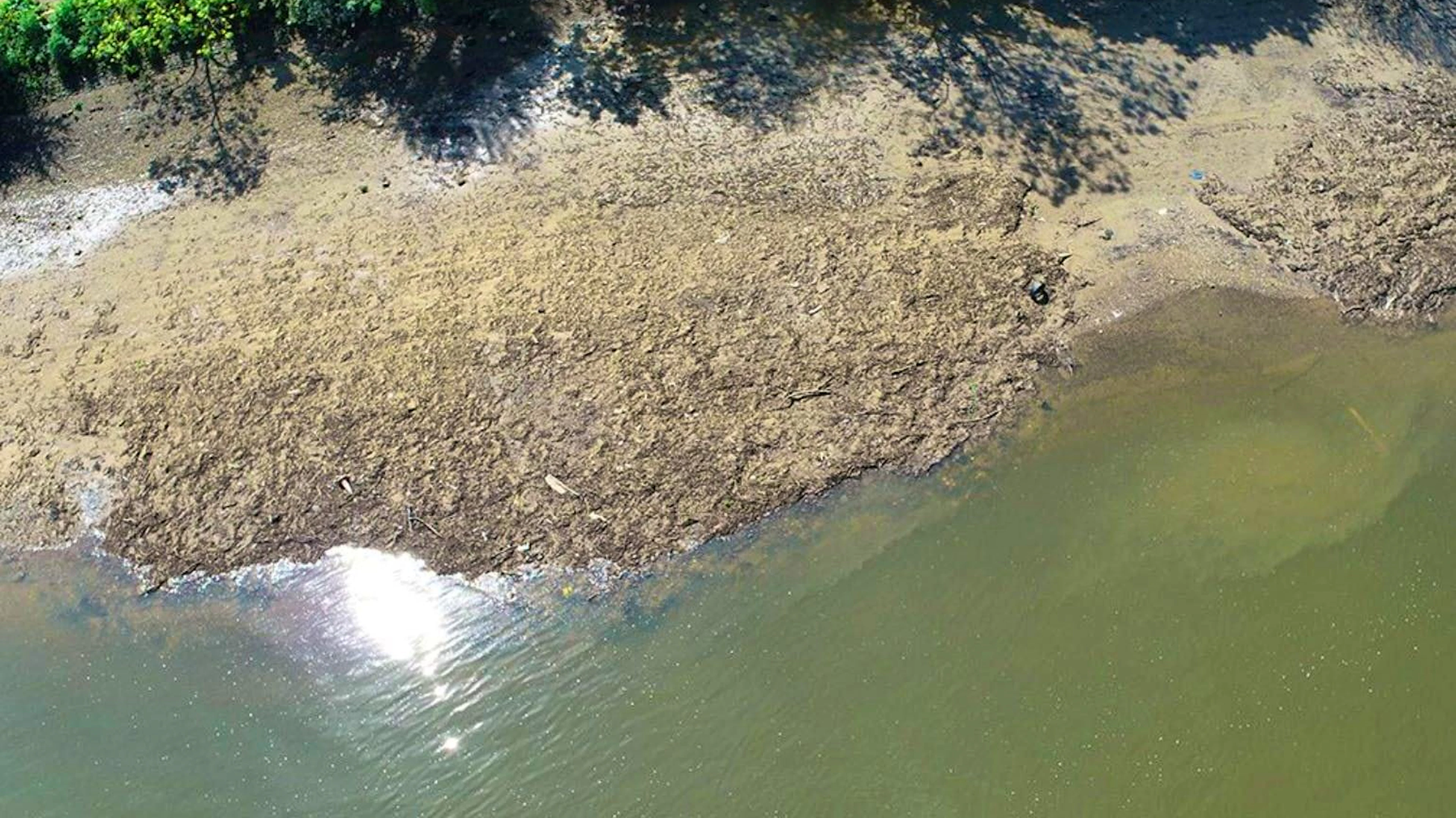 Around 180 tons of wet wipes will be removed in the coming weeks.