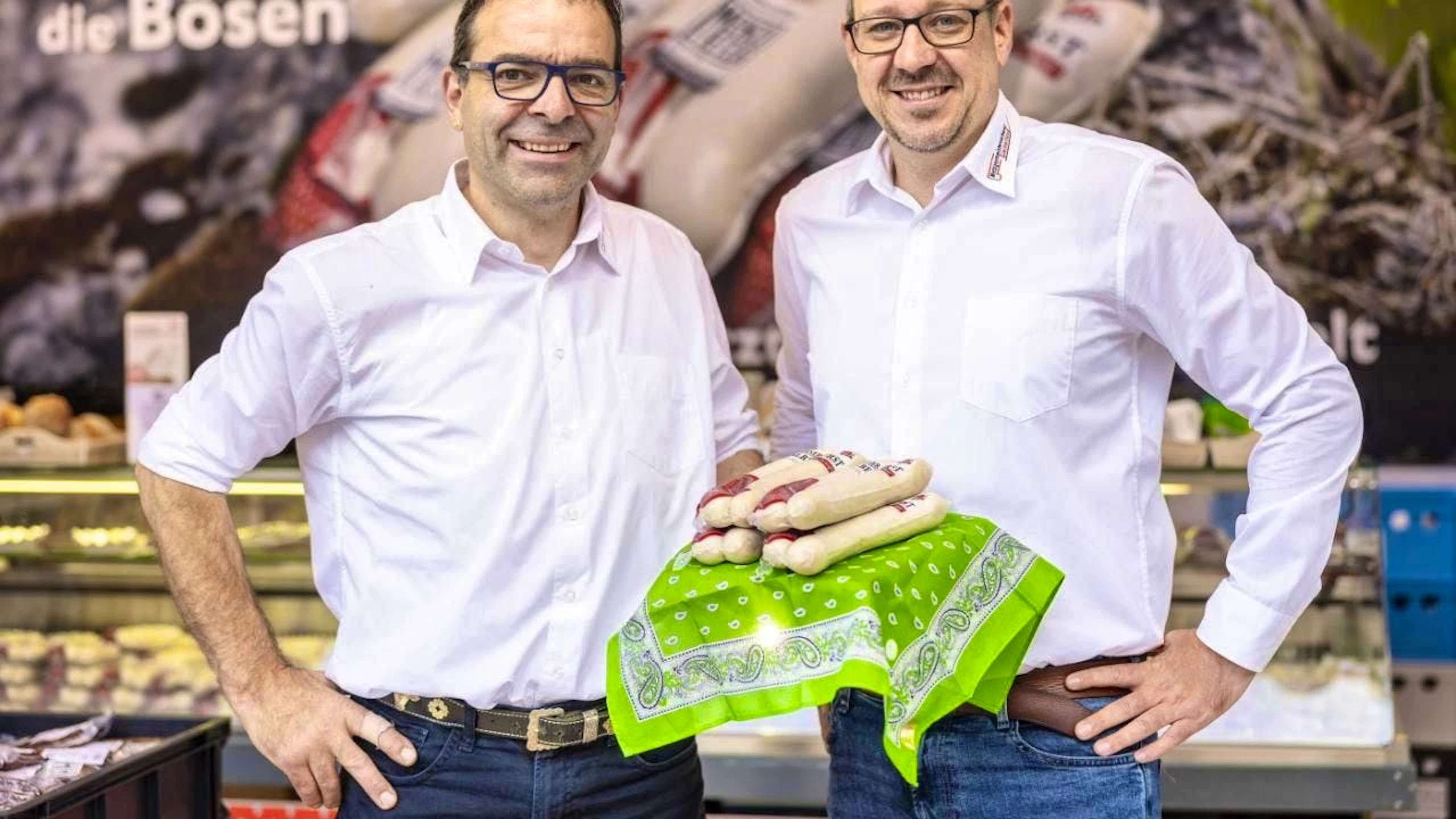 Urs Kern and Reto Oettl (from left) from the Glarus Master Butchers' Association, together with the ESAF OC, have broken the meat monopoly at the federal festival.