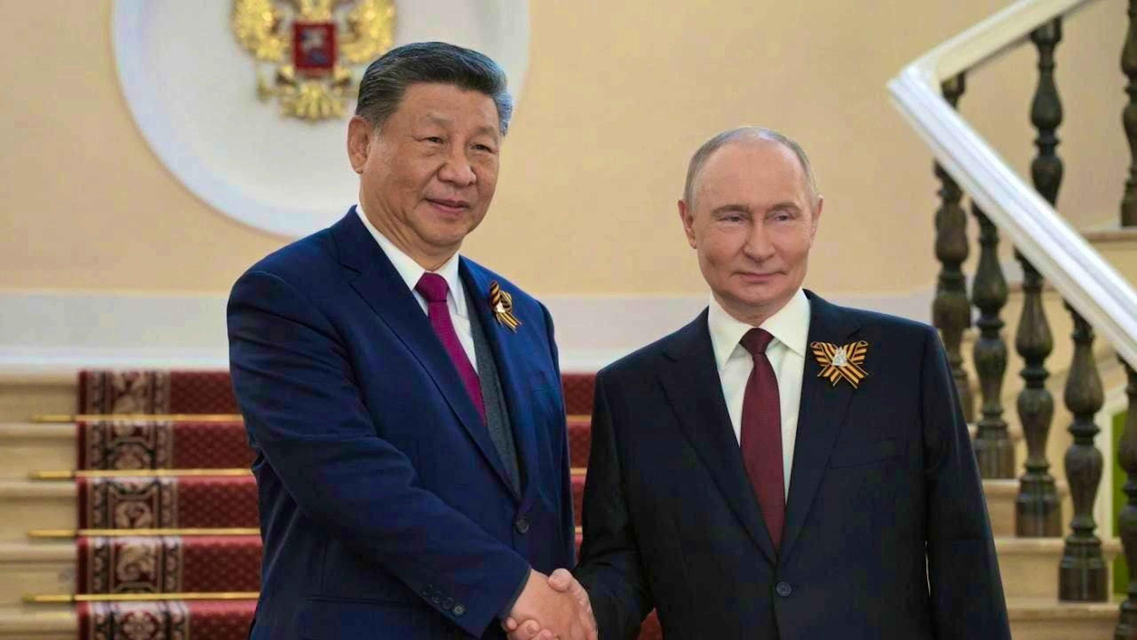 HANDOUT - Chinese President Xi Jinping (l) and Russian President Vladimir Putin. Photo: Alexei Nikolsky/Photo host agency RIA Novosti via AP/dpa/Archive