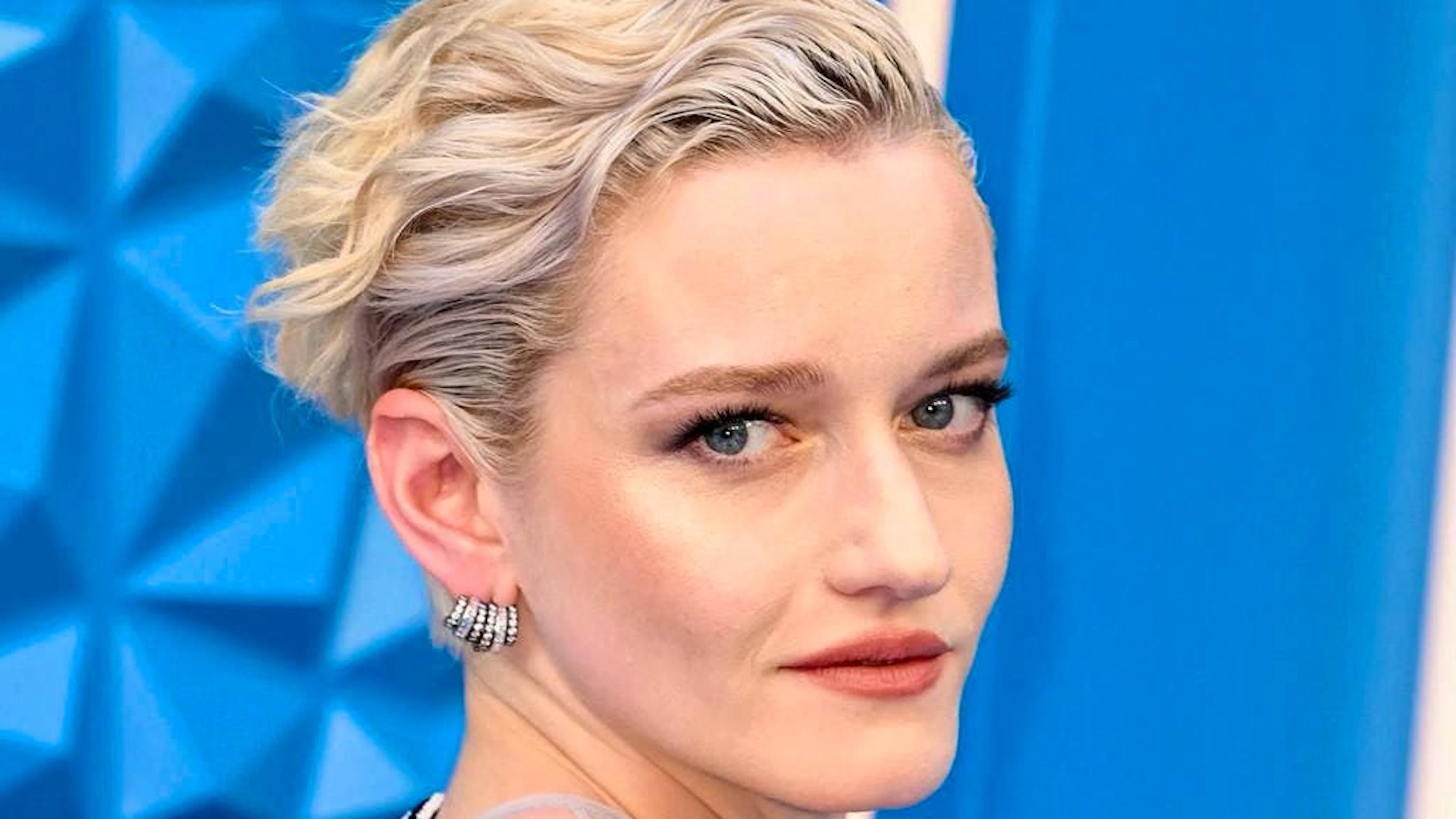 Julia Garner