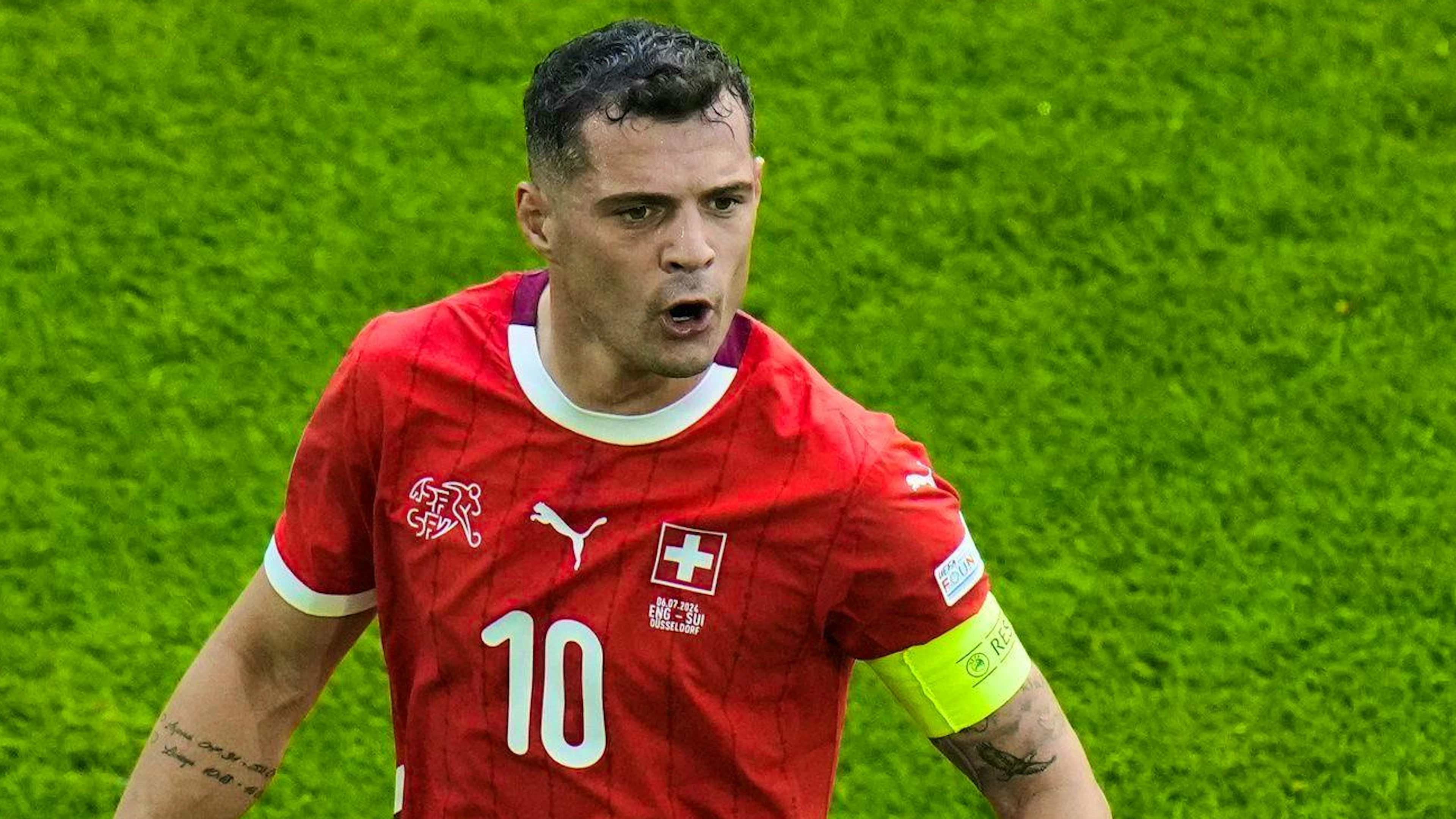 Granit Xhaka, il giocatore svizzero con il record di presenze internazionali, con 137 caps fino ad oggi.