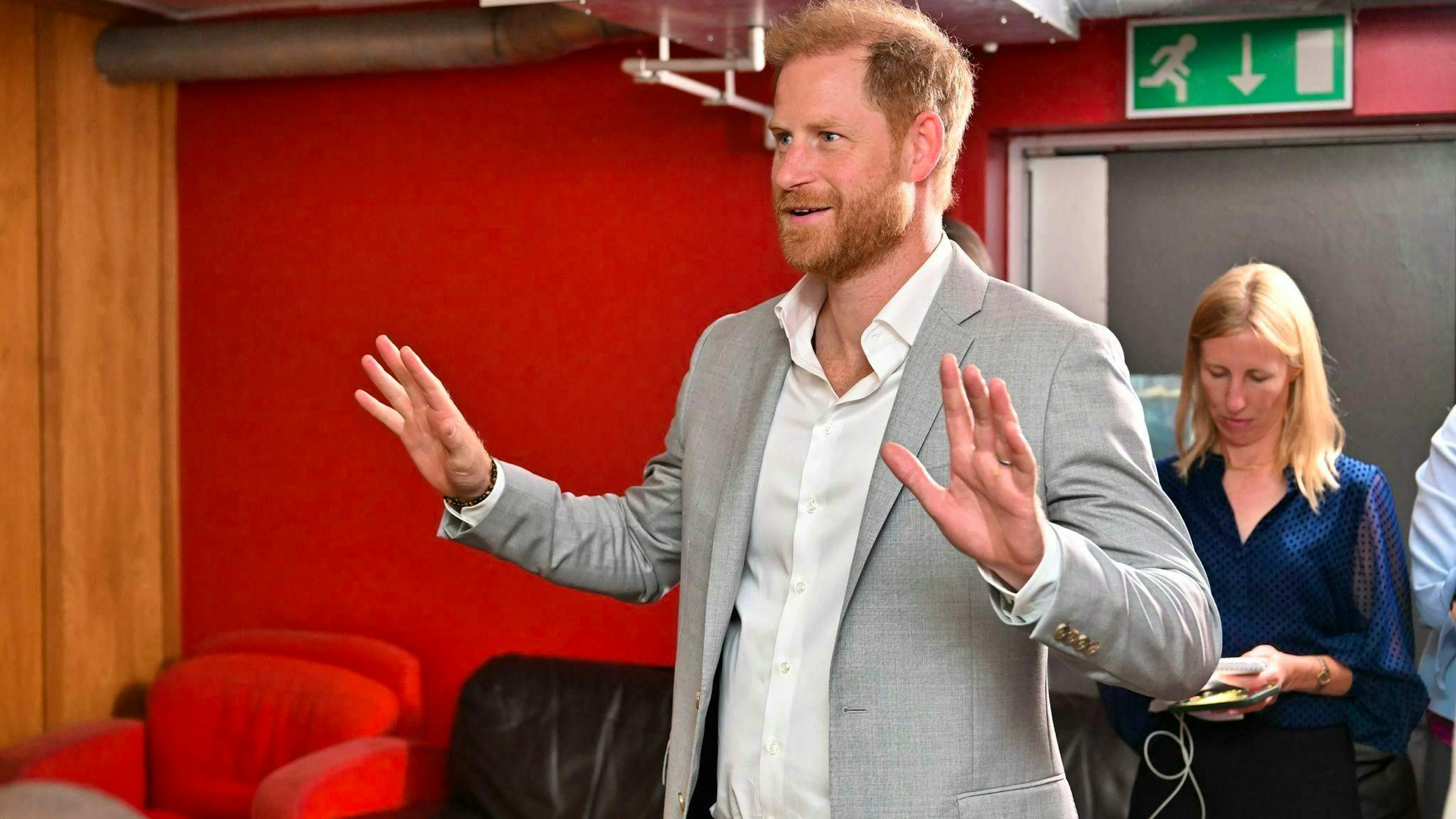 Il Principe Harry visita Nottingham.