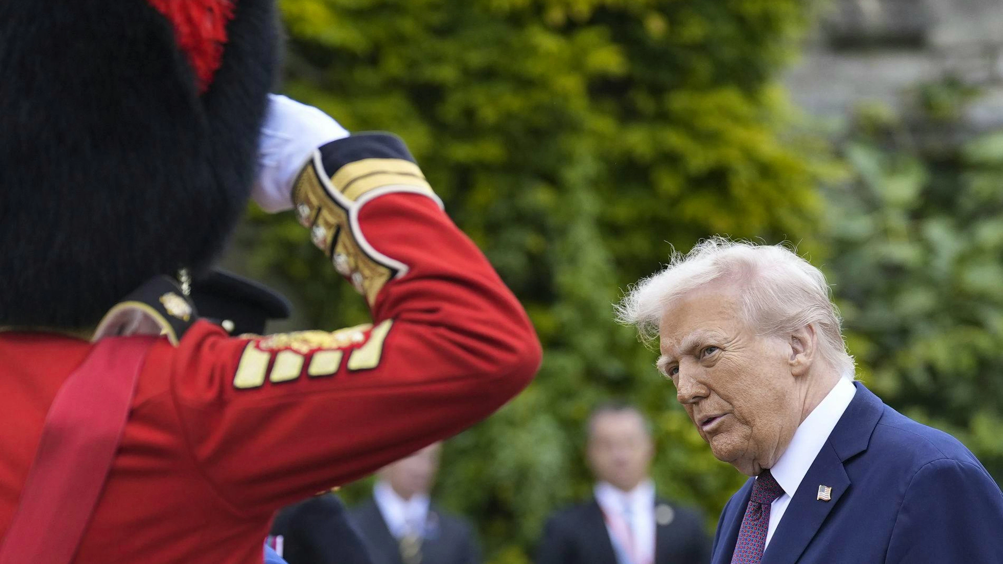Le président américain Donald Trump assiste à une cérémonie militaire « Beating Retreat » au château de Windsor, en Angleterre, le mercredi 17 septembre 2025, premier jour de sa deuxième visite d'État au Royaume-Uni. (Andrew Matthews/PA via AP, Pool)