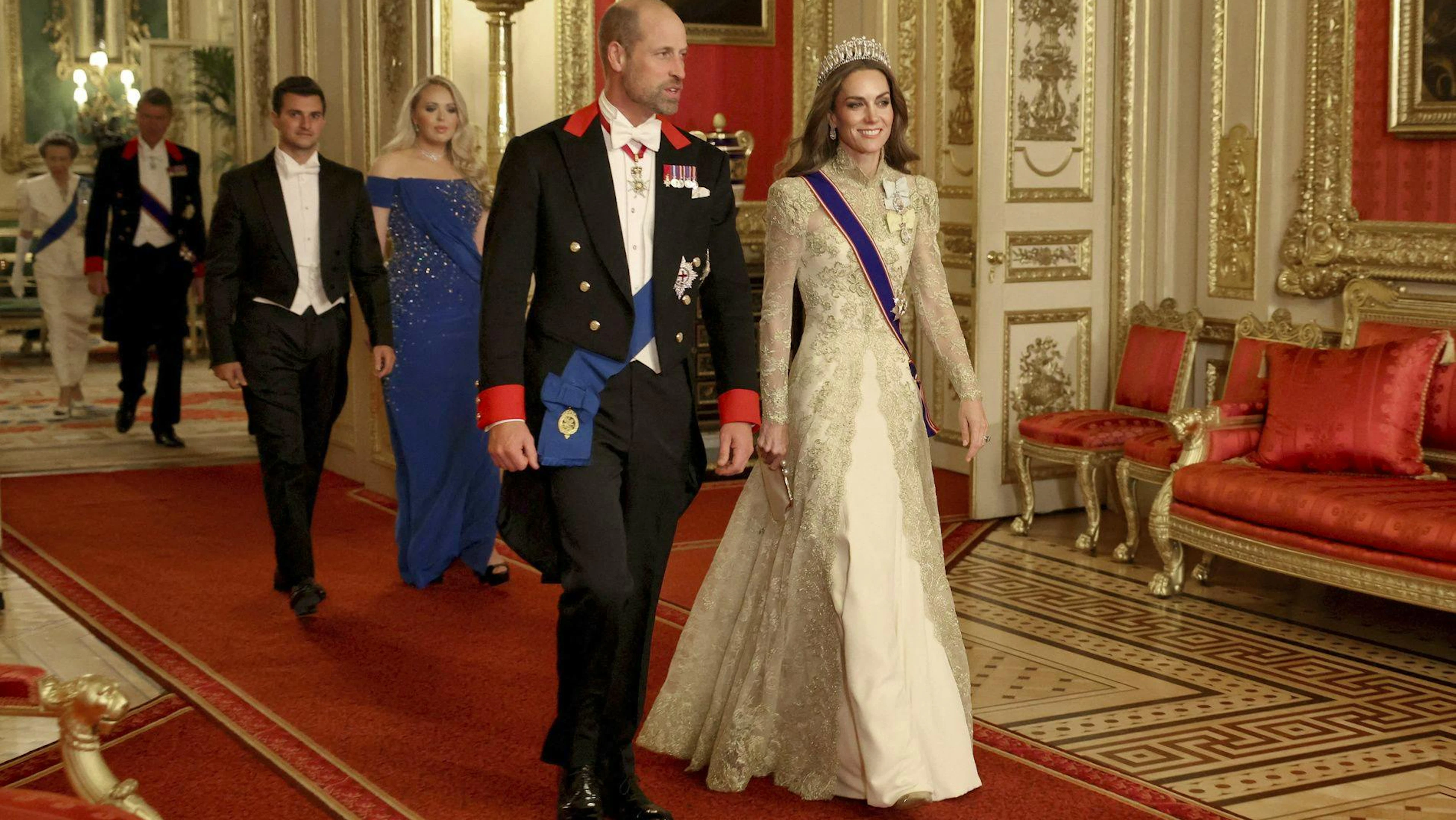 La princesse Kate et le prince William arrivent pour un banquet officiel au château de Windsor, à Windsor, en Angleterre, le 17 septembre 2025. (Phil Noble/Pool Photo via AP)
