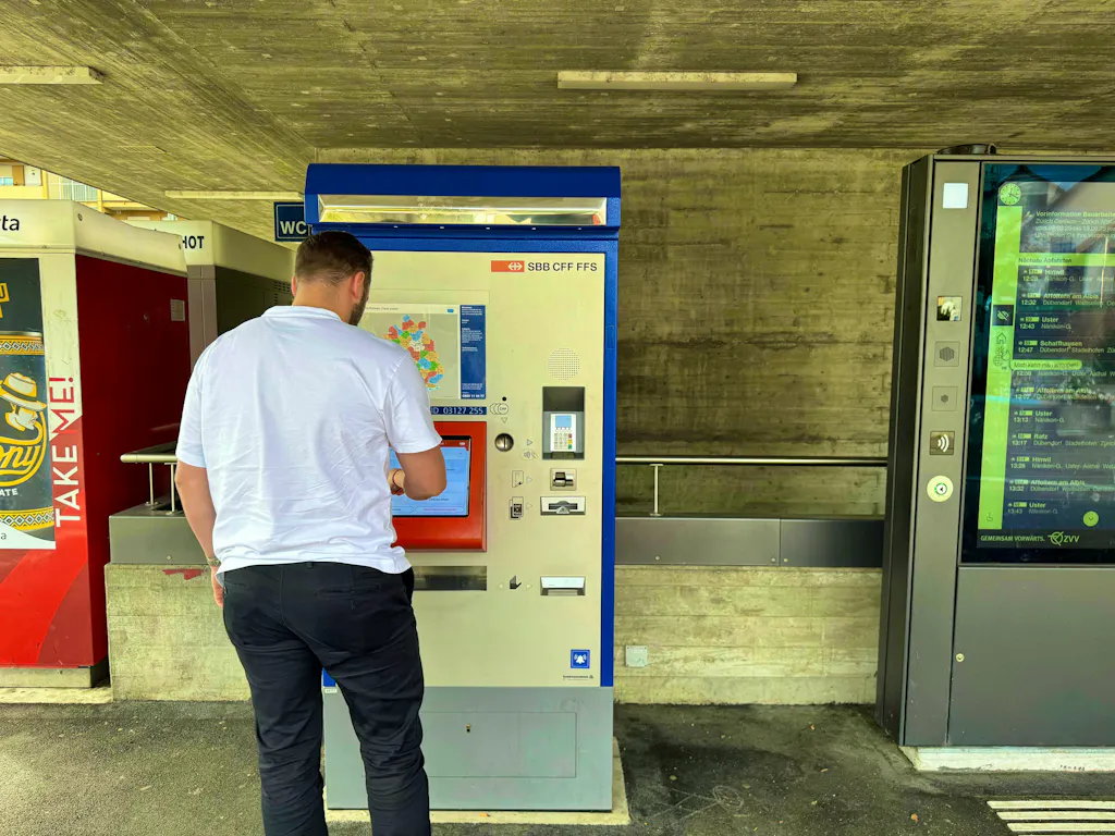 Plastic instead of paper tickets: how the new SBB ticket machine works