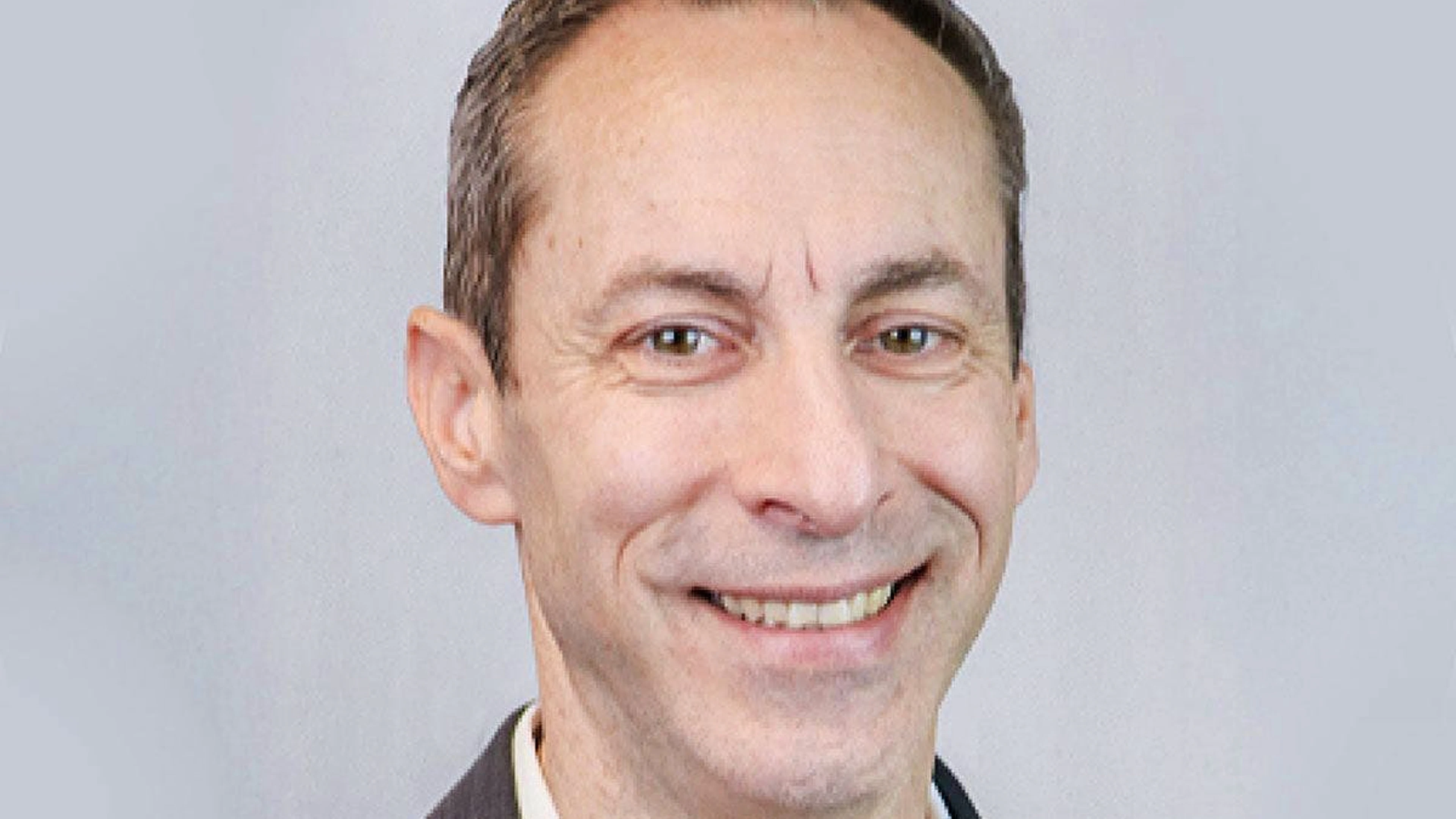 Fabio Casadei, Responsabile Pianificazione finanziaria e Investimenti Raiffeisen Svizzera: «Consiglio di effettuare versamenti regolari nel pilastro 3a. Idealmente con un ordine permanente mensile, così risparmiare diventa più semplice.»