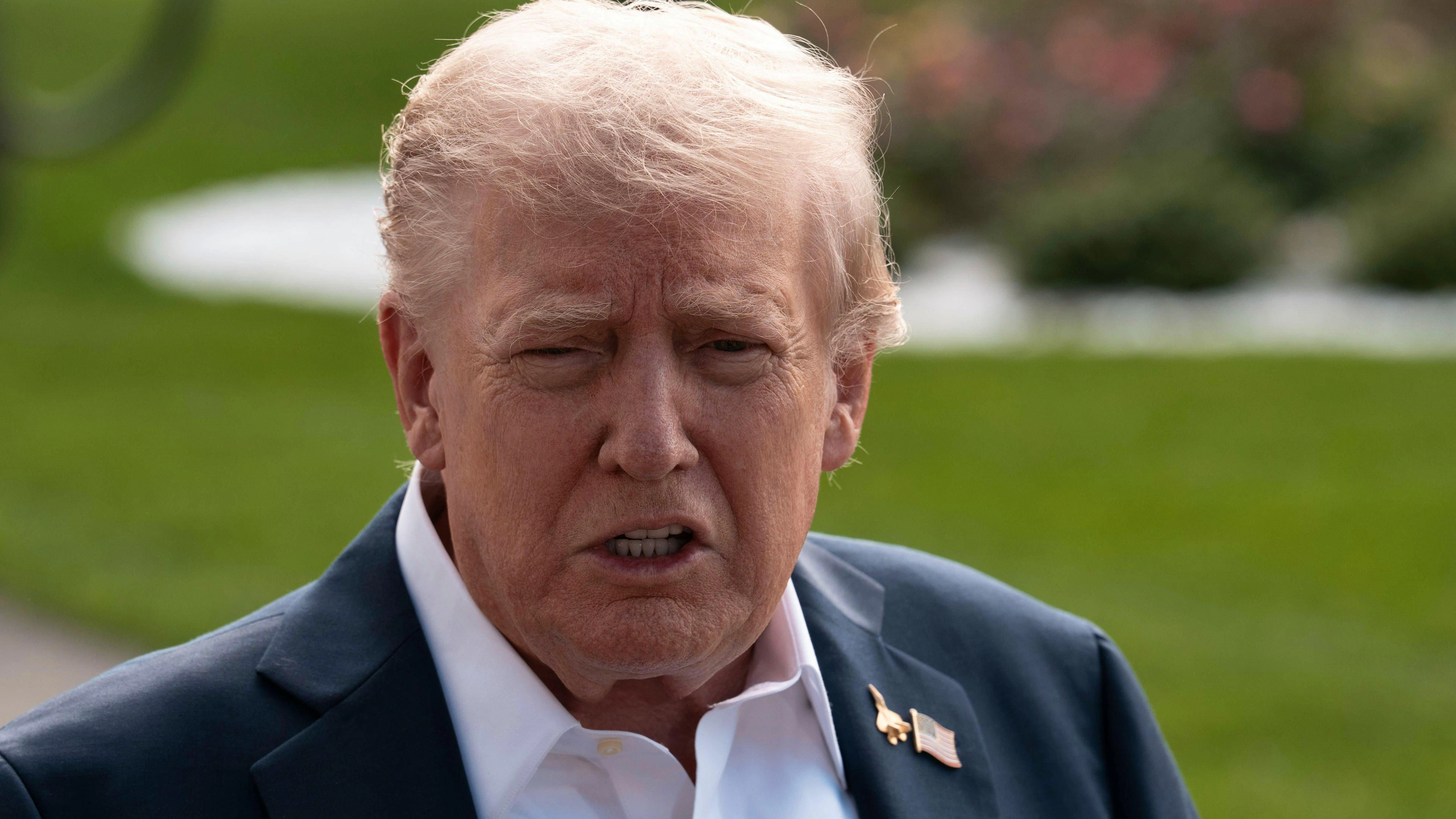 Donald Trump minaccia dazi fino al 100% sui farmaci di marca.