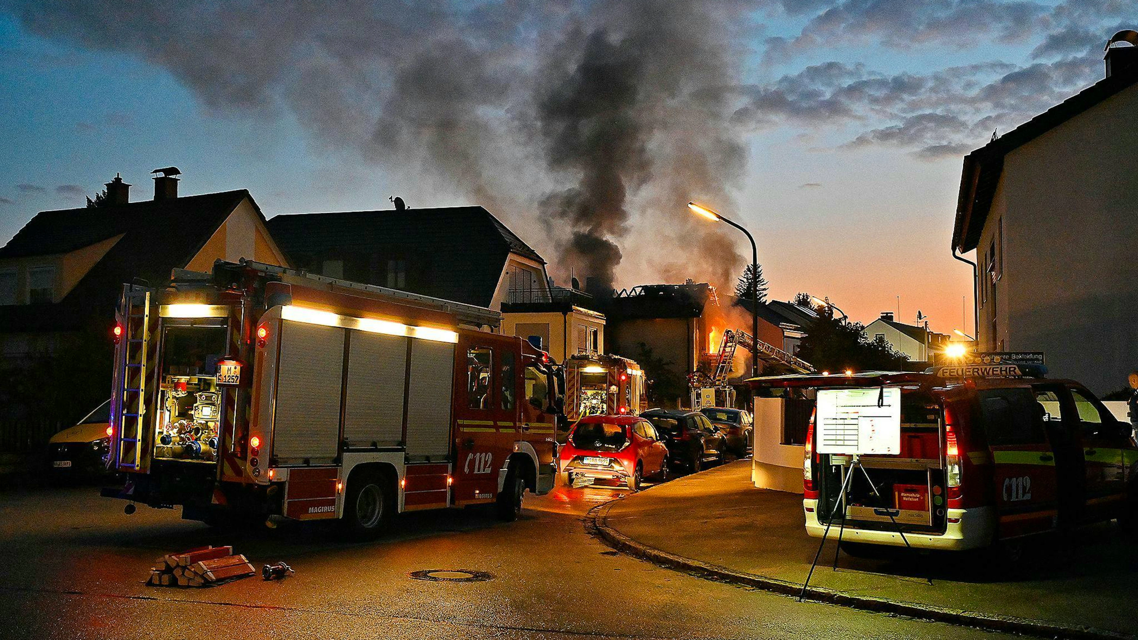 Das Haus brannte komplett ab.