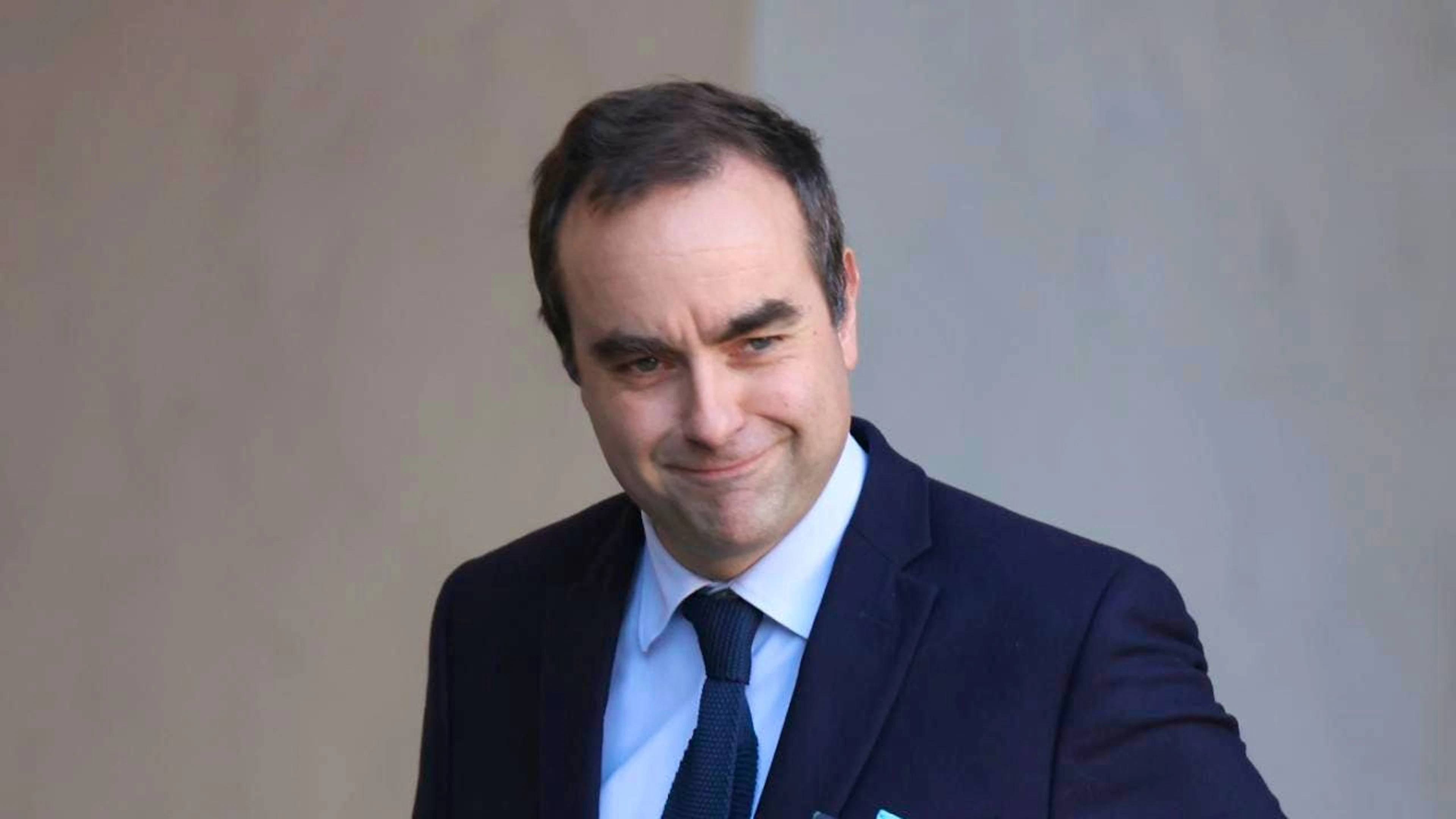 Giorni caldi per il premier incaricato Lecornu.