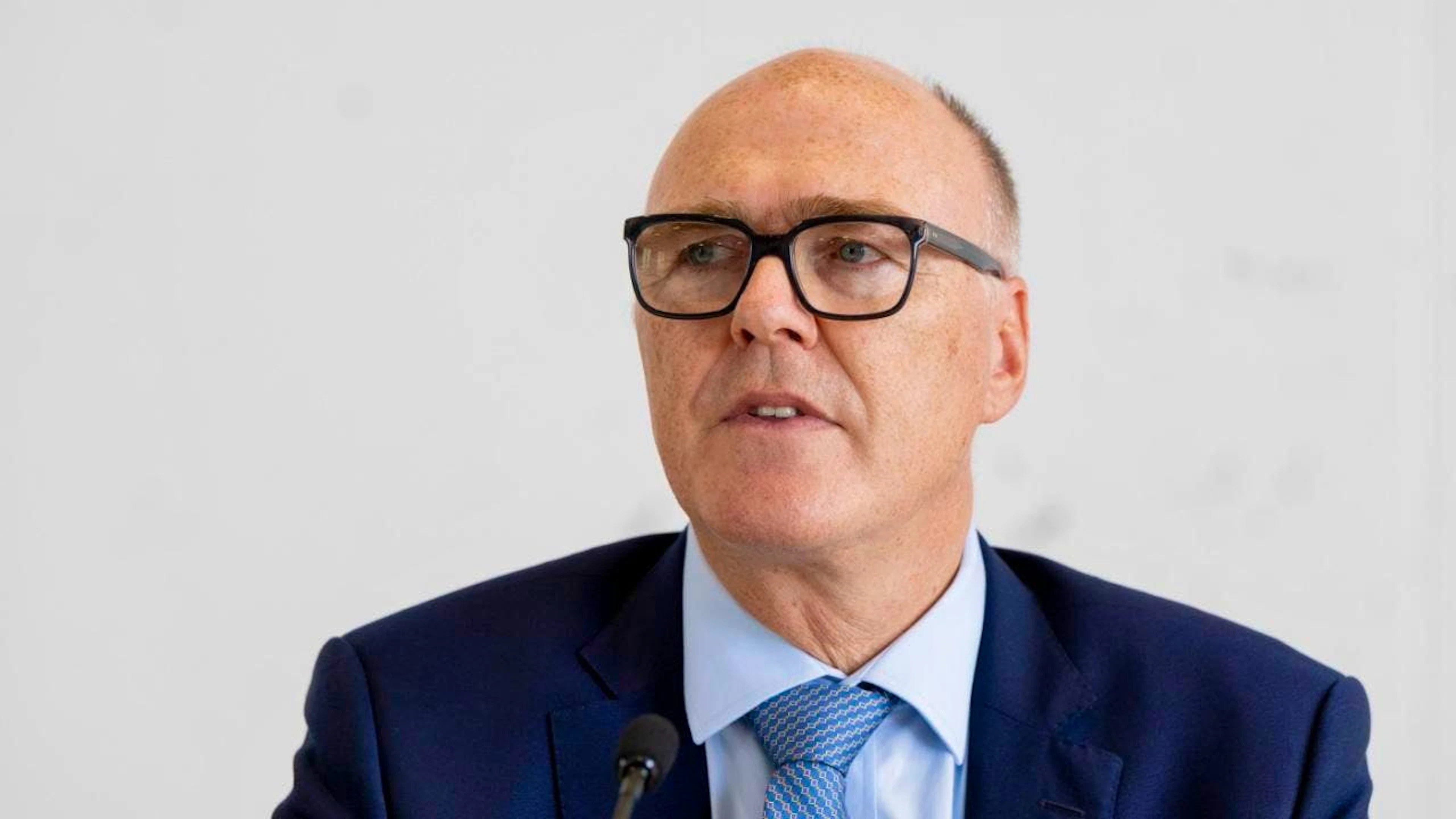 Il ministro della difesa Martin Pfister