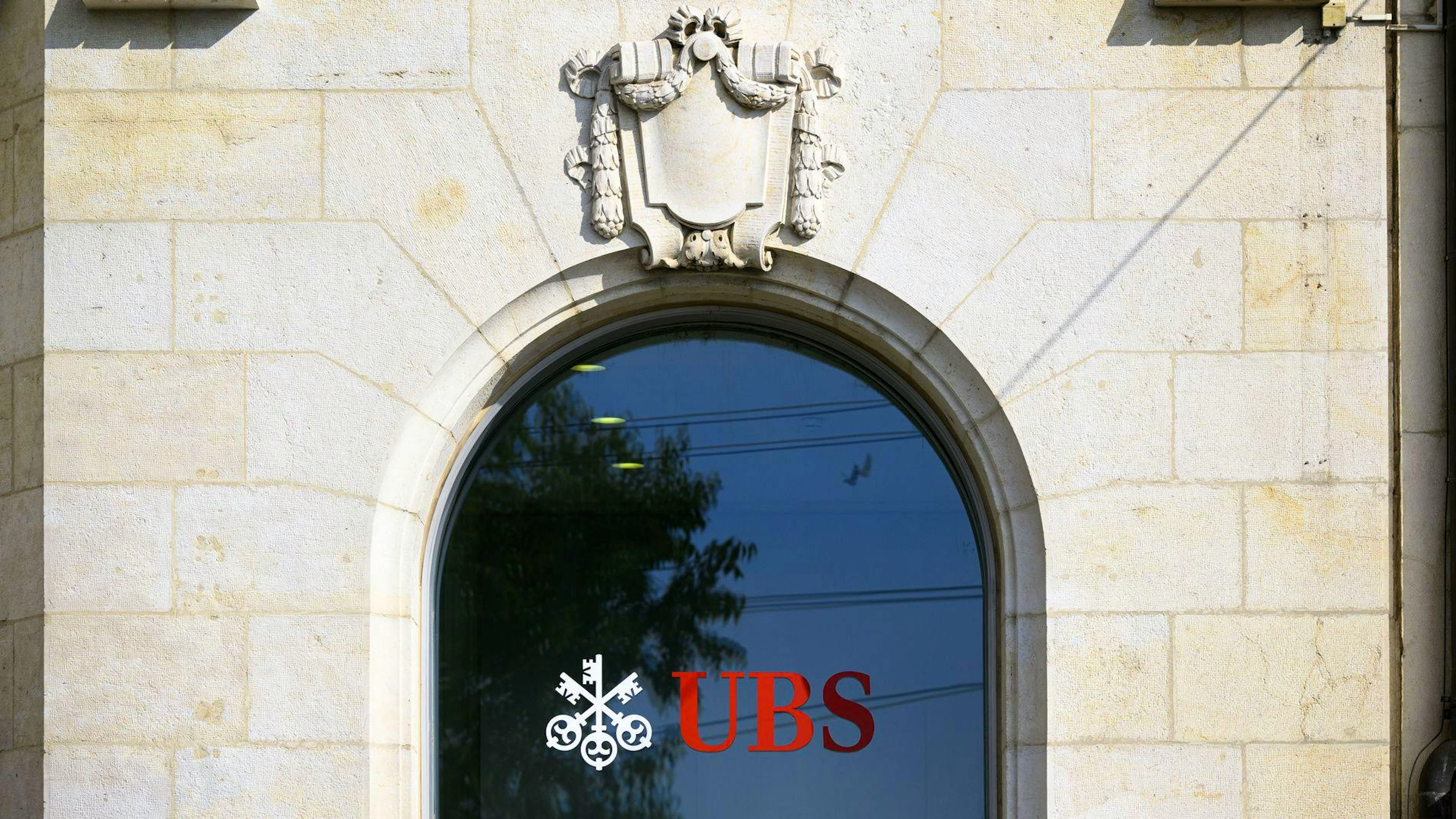 Selon l'enquête menée par l'institut de recherche Leewas, 25% des personnes interrogées ont estimé qu'un départ d'UBS ne serait pas ou plutôt pas une perte.