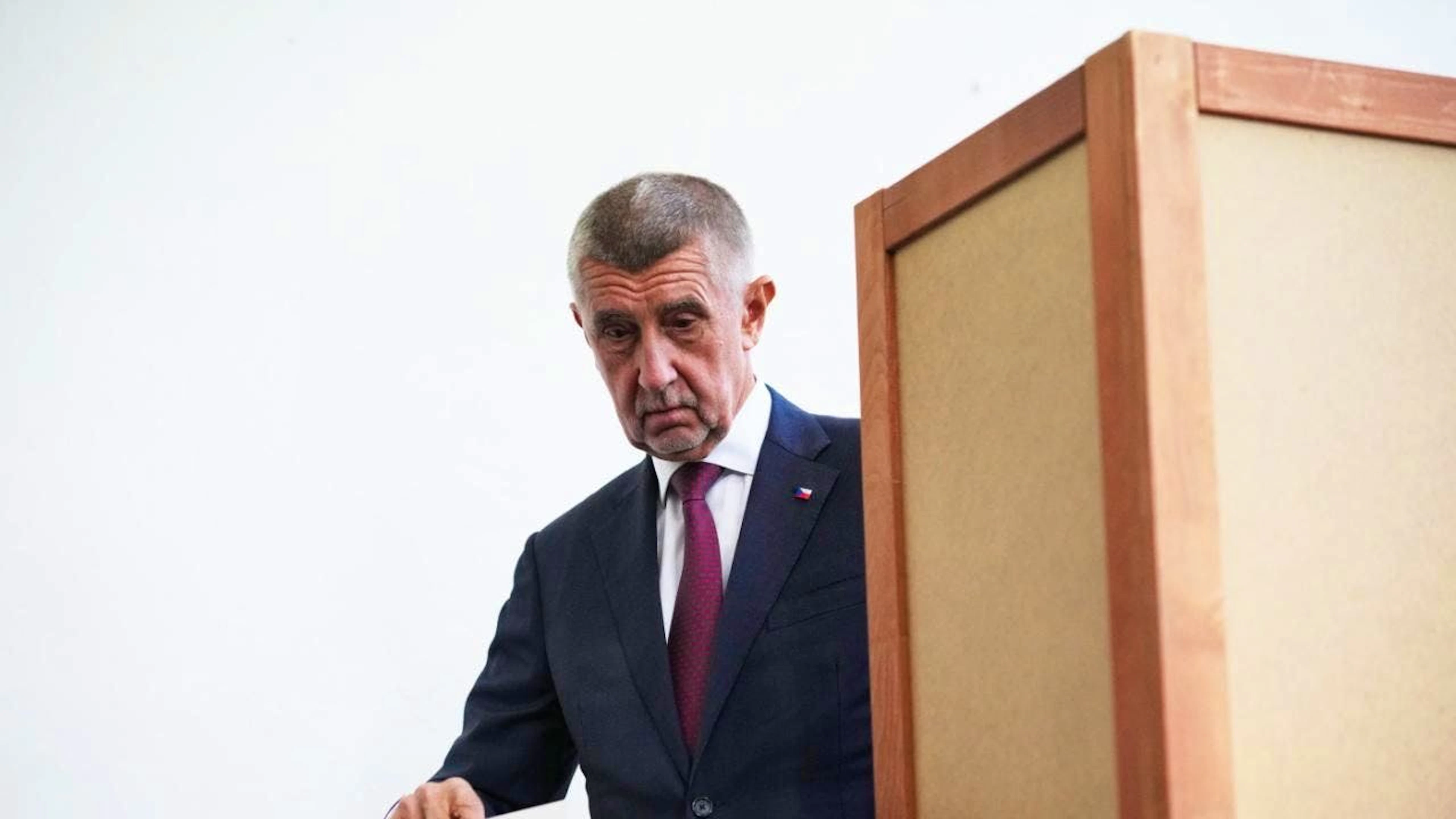 L'ex-Premier ministre milliardaire Andrej Babis, 70 ans, est donné favori des législatives tchèques.