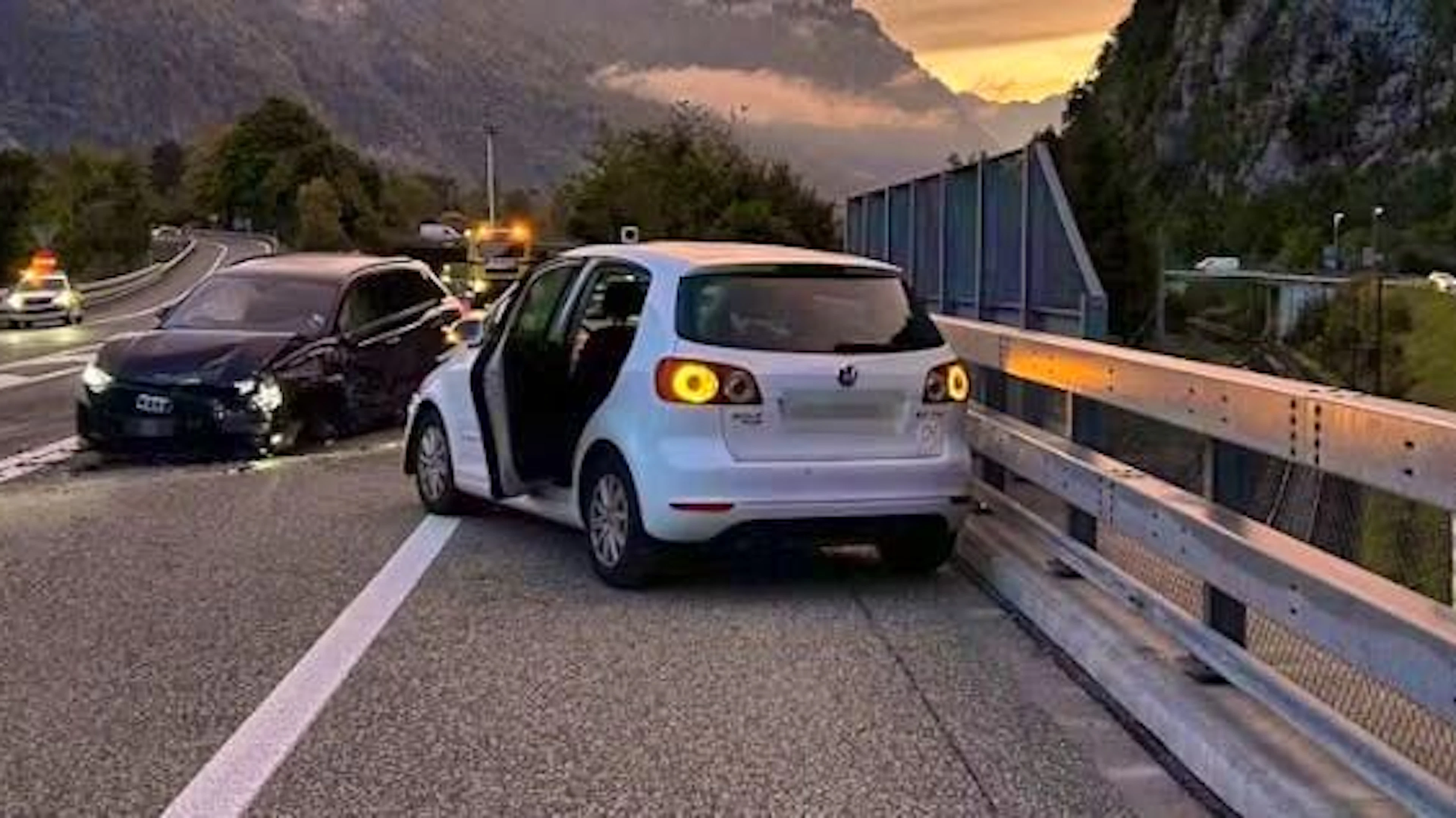 A total of three people were injured. 
