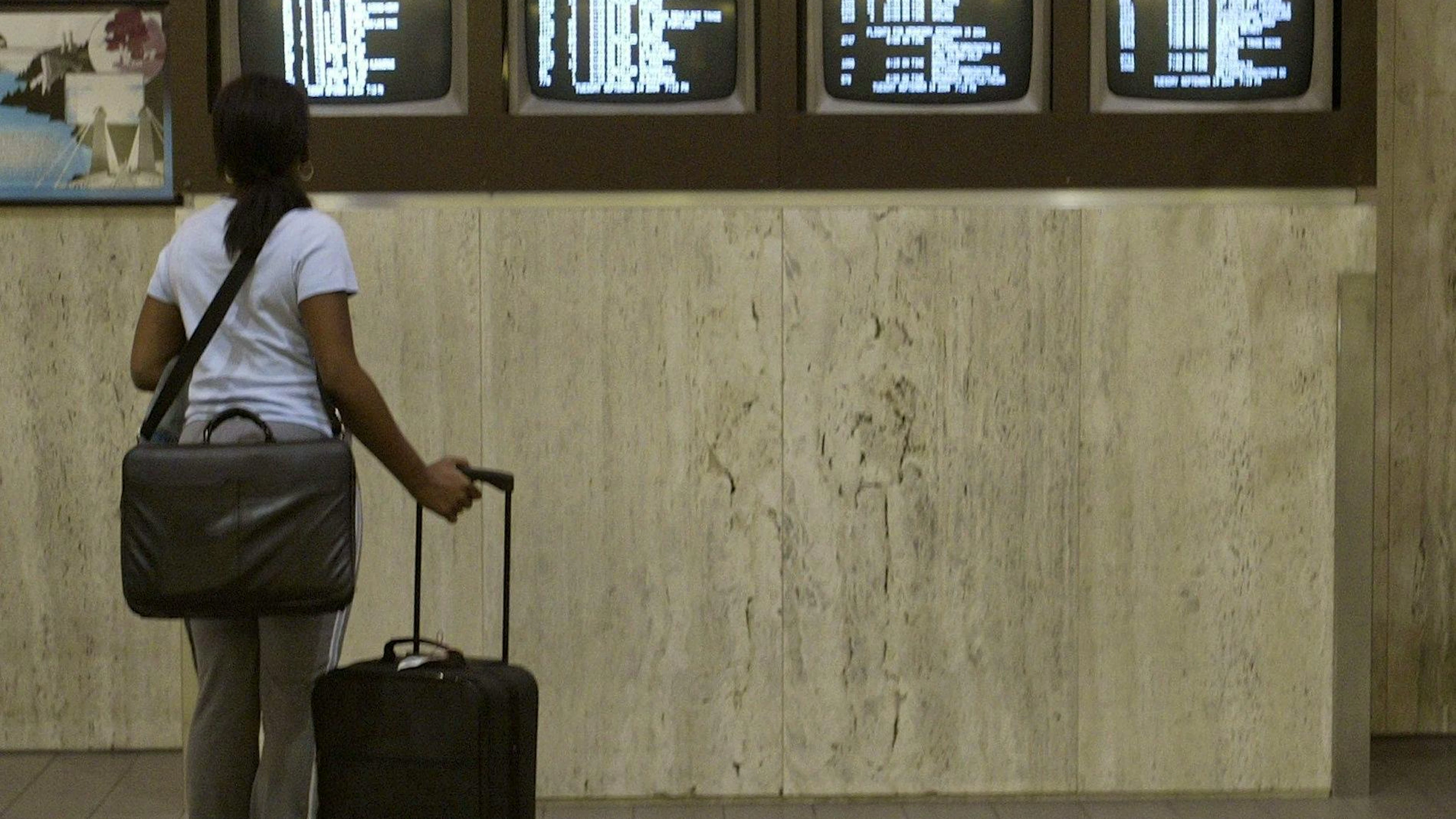 «Nous conseillons aux passagers de vérifier auprès de leur compagnie aérienne – avant d'arriver à l'aéroport – les informations concernant d'éventuels retards ou annulations», a déclaré un porte-parole de l'aéroport de Burbank.