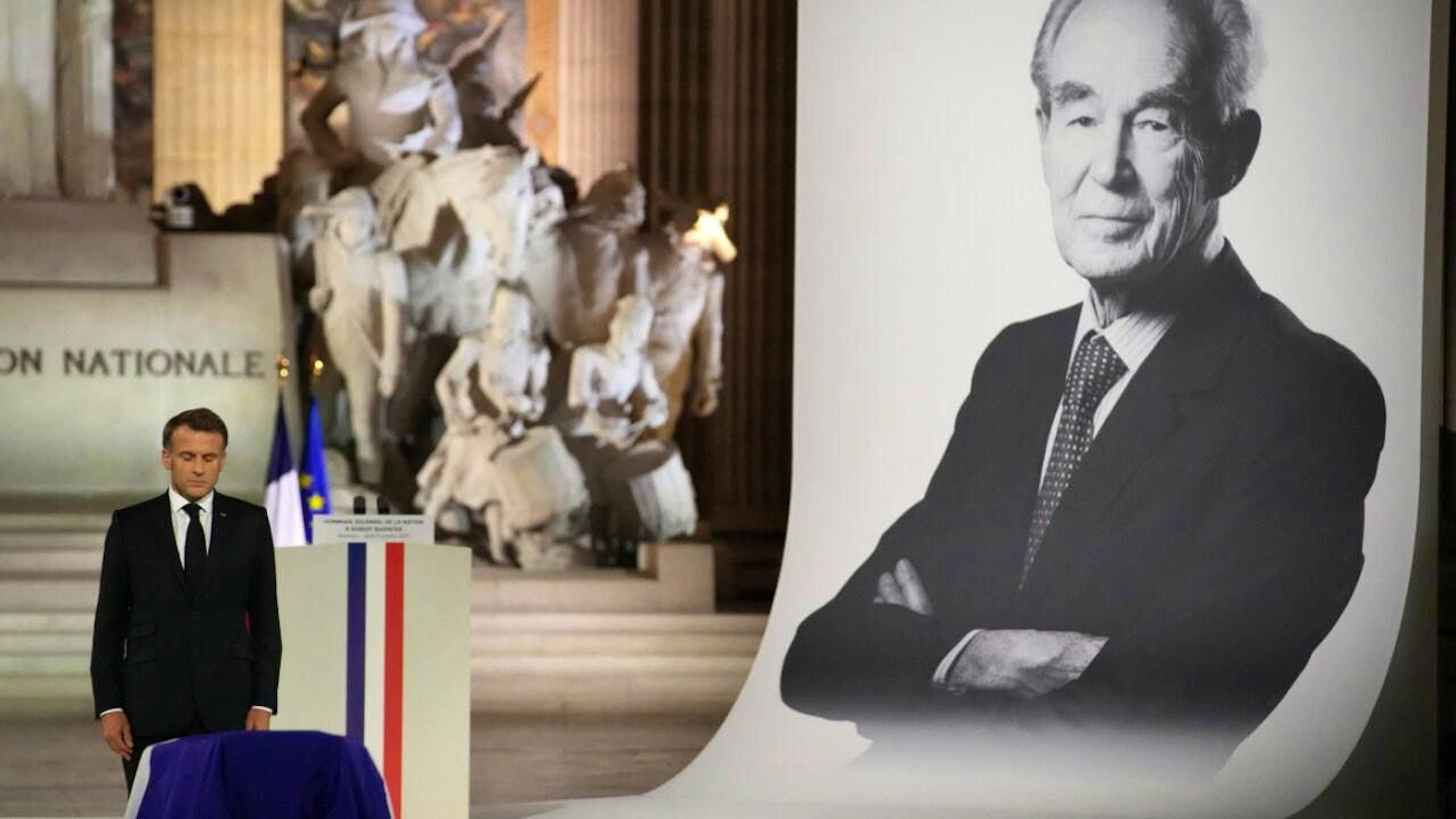 "Pour Robert Badinter, chaque jour devant nous doit être un 9 octobre", date de la loi de 1981 portant l'abolition de la peine de mort, a déclaré le président français.