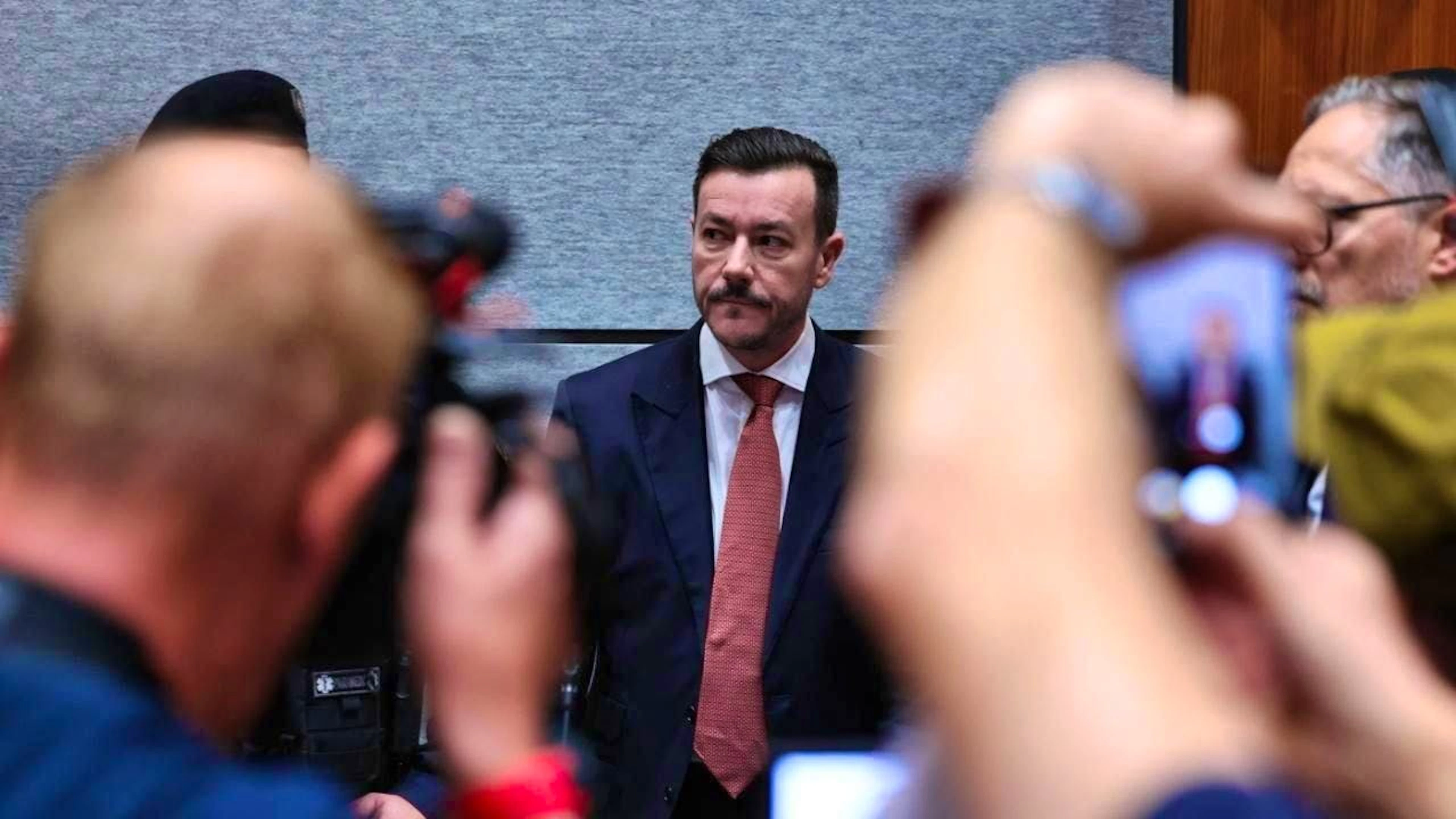 René Benko ist noch nicht aus dem Shcneider. Die Justiz ermittelt weiterhin gegen ihn.