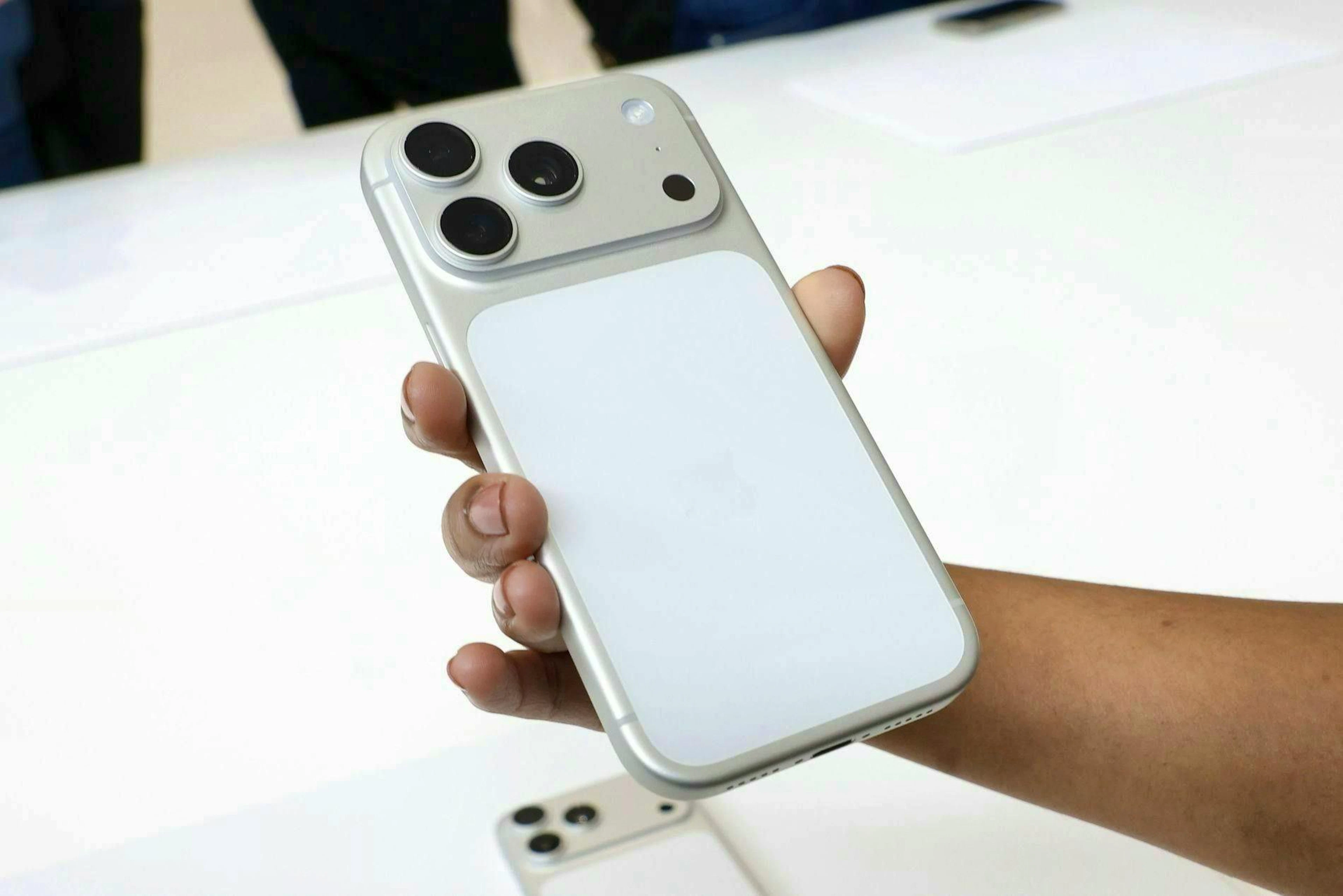 La nuova batteria dovrebbe consentire fino a 31 ore di riproduzione video.