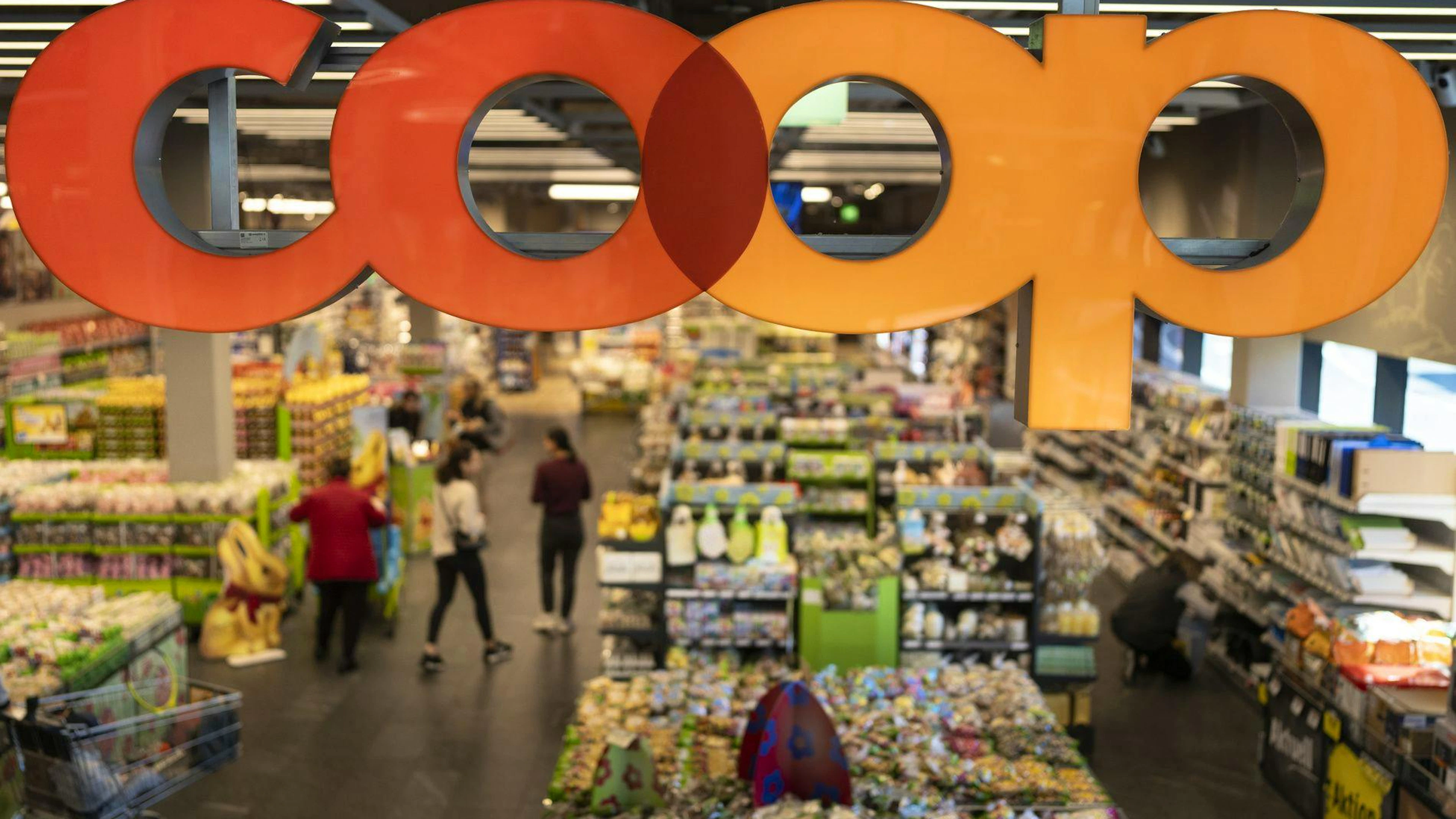 La nouvelle CCT est le résultat de négociations fructueuses, ont indiqué mardi les partenaires sociaux Unia, Syna, la Société suisse des employés de commerce, l'Association des employés Coop et Coop.