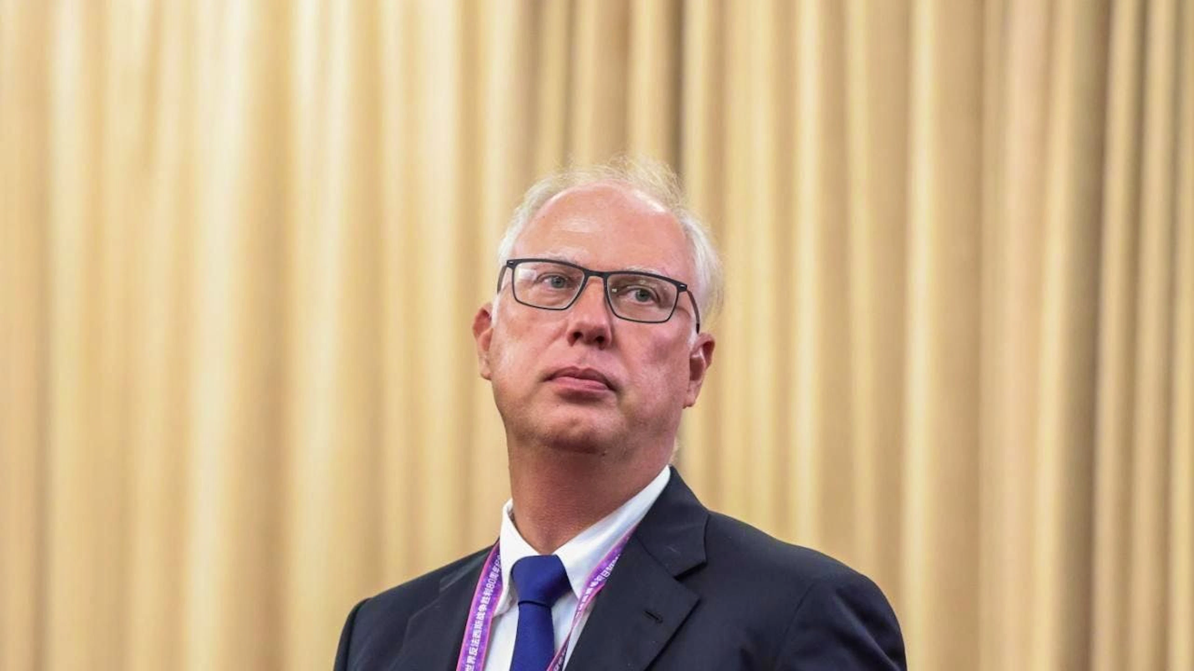 Kirill Dmitriev è cresciuto cresciuto negli Stati Uniti, con studi a Stanford e Harvard.