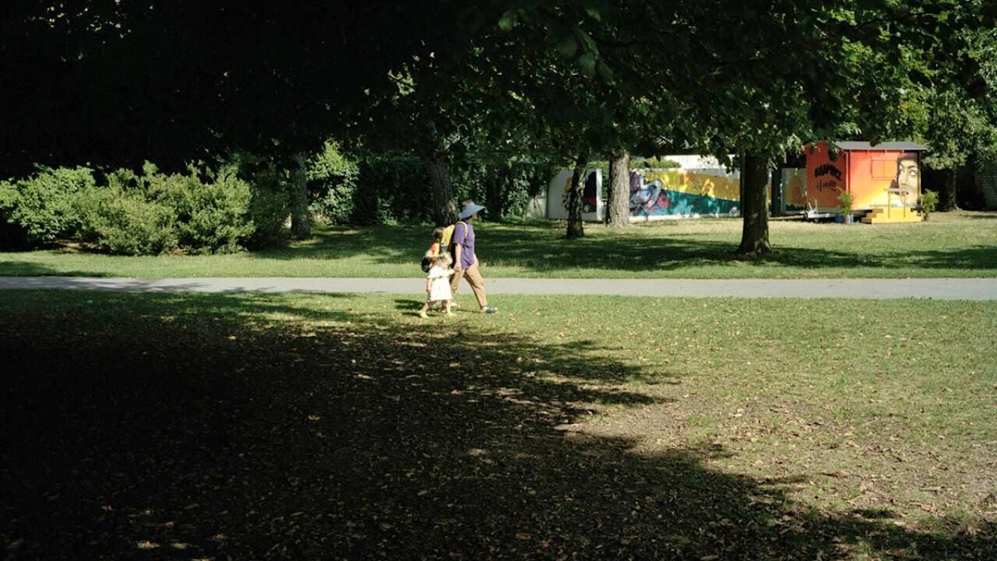 L'enquête photographique genevoise sur le sujet des mobilités sera présentée dès vendredi à l'Espace Ami Lullin de la Bibliothèque de Genève. Elle présente les travaux de Laurence Rasti (photo), Zoé Aubry et Gabriela Löffel.
