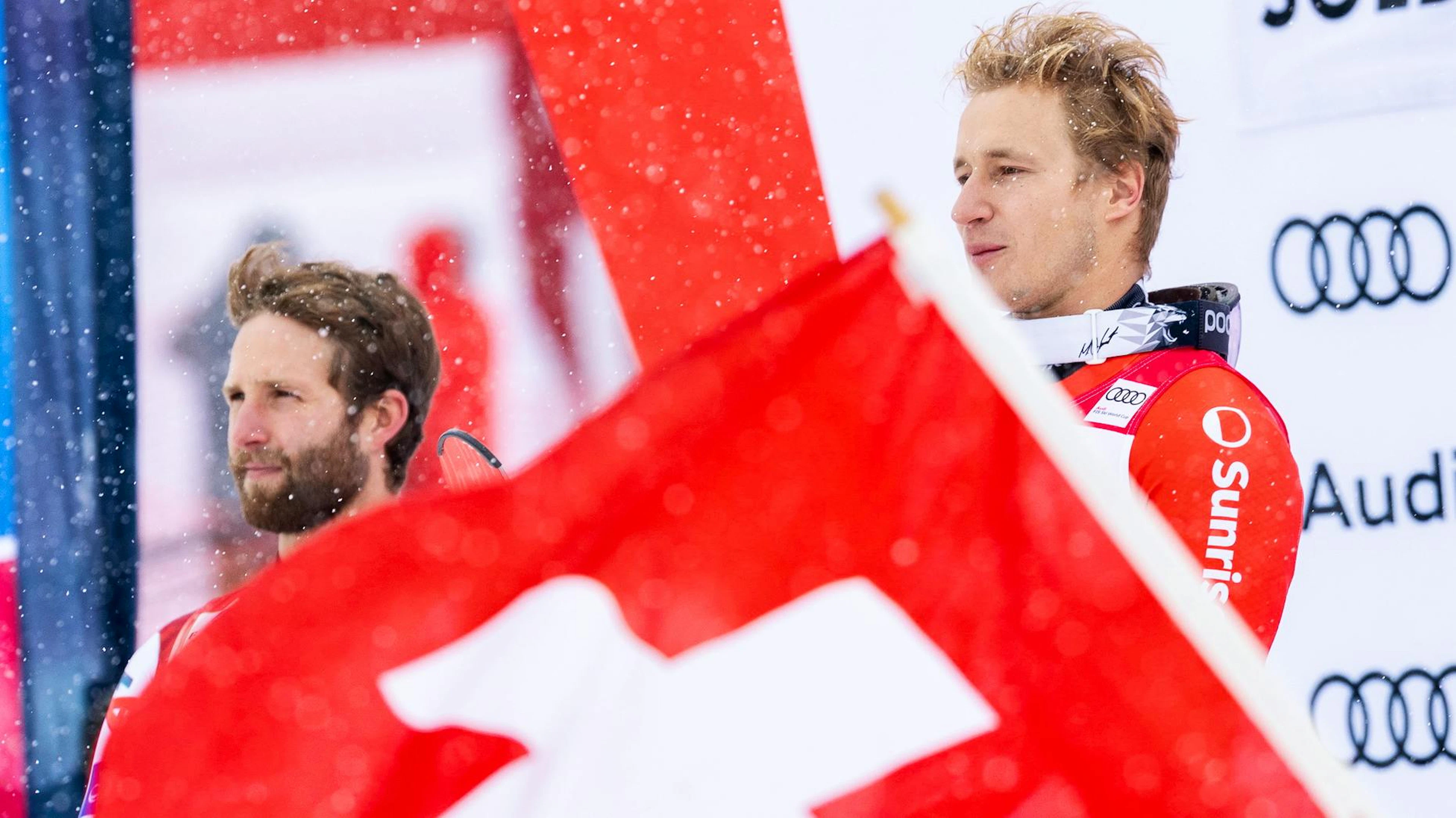 Marco Schwarz a failli apporter une deuxième victoire à son pays lors du week-end d'ouverture de la Coupe du monde à Sölden (à gauche).