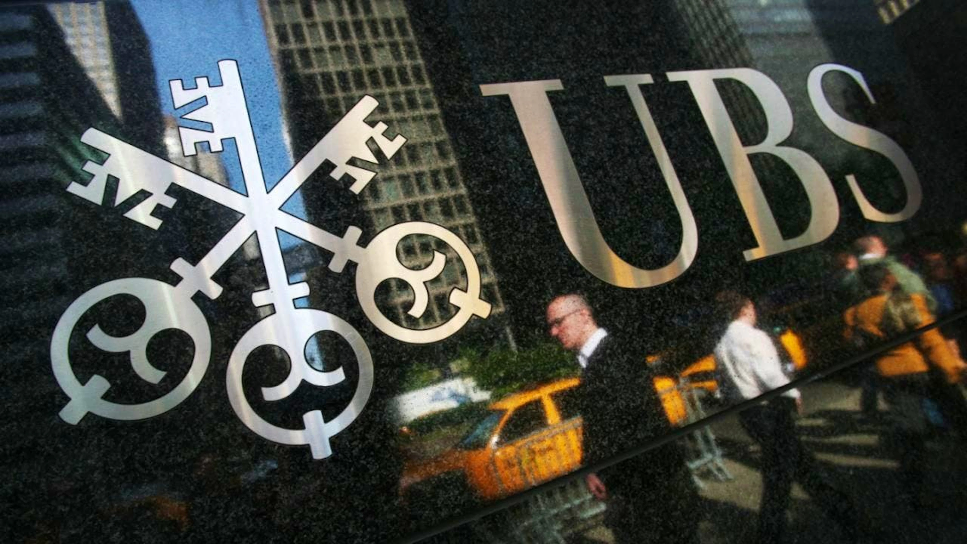 Die UBS denkt offenbar über einen Wegzug in die USA nach.