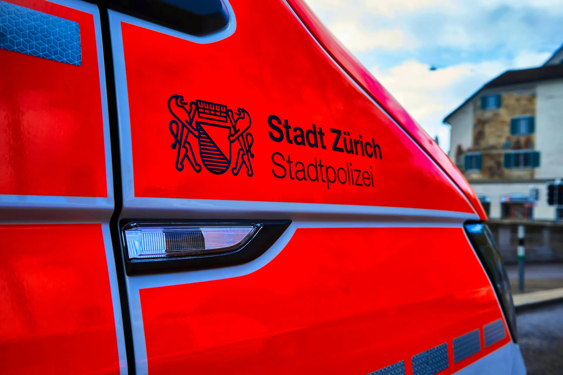 On Rider Zurich: 42-Year-Old Moped Rider Dies in Accident on Allmendstrasse