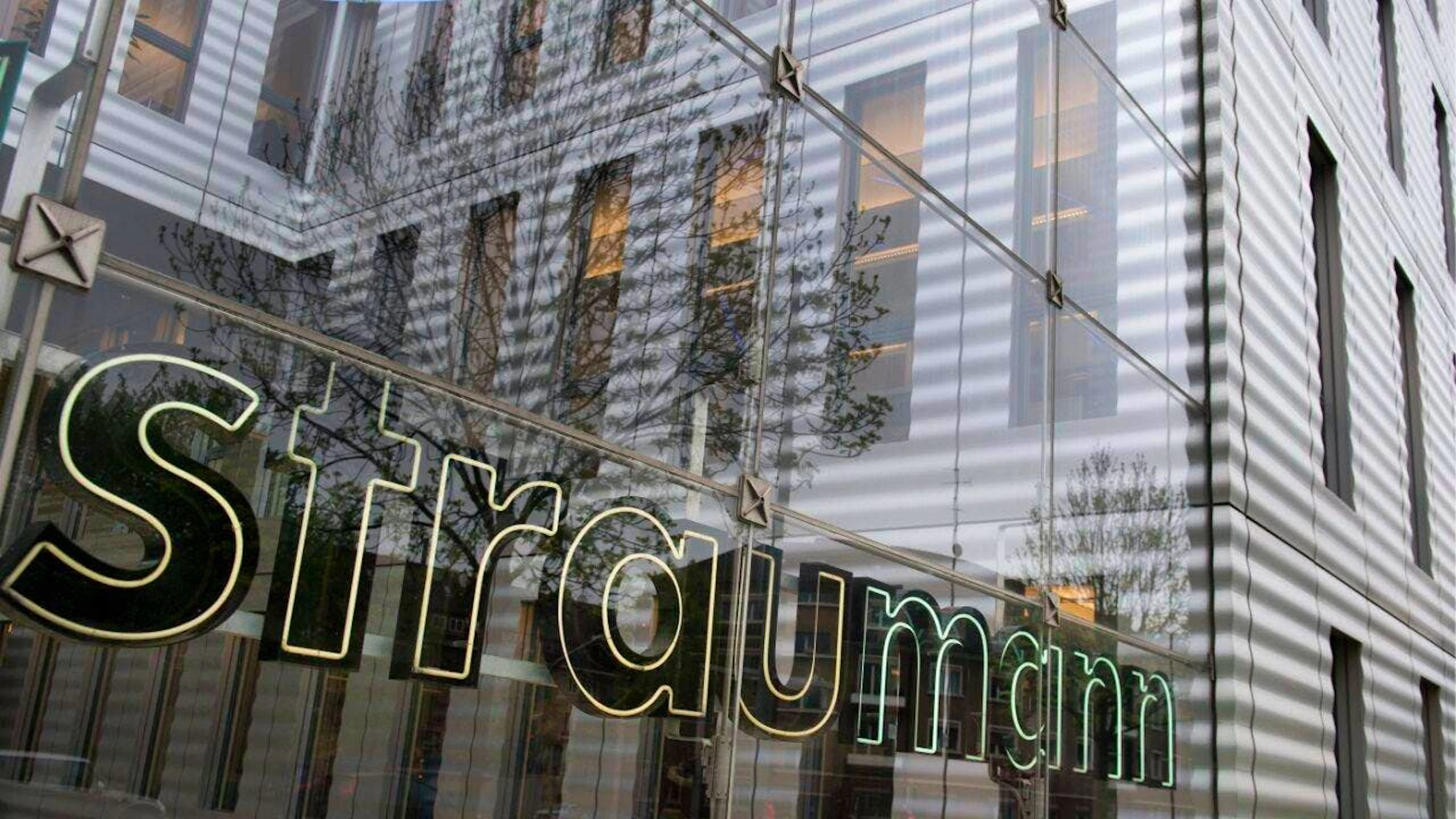Entre juillet et septembre, le chiffre d'affaires de Straumann a grimpé de 8,3% sur un an à 602,2 millions de francs, contre 585,5 millions sur la même période en 2024, indique mercredi dans un communiqué le fabricant d'implants dentaires, dont le siège est à Bâle.
