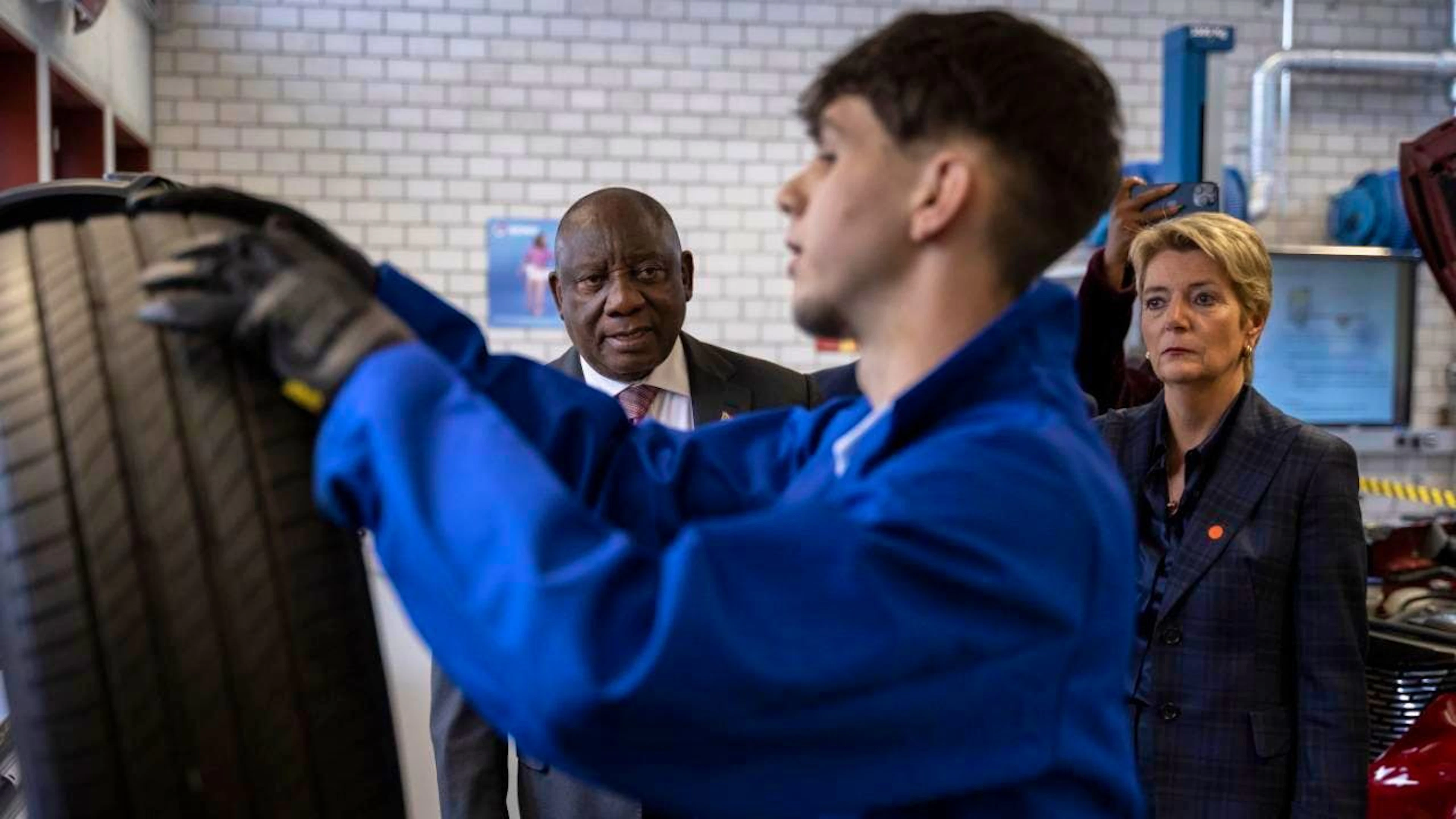 Avec la présidente de la Confédération Karin Keller-Sutter, le président sudafricain Cyril Ramaphosa a notamment visité, jeudi, un centre de formation professionnelle à Niederuzwil (SG).