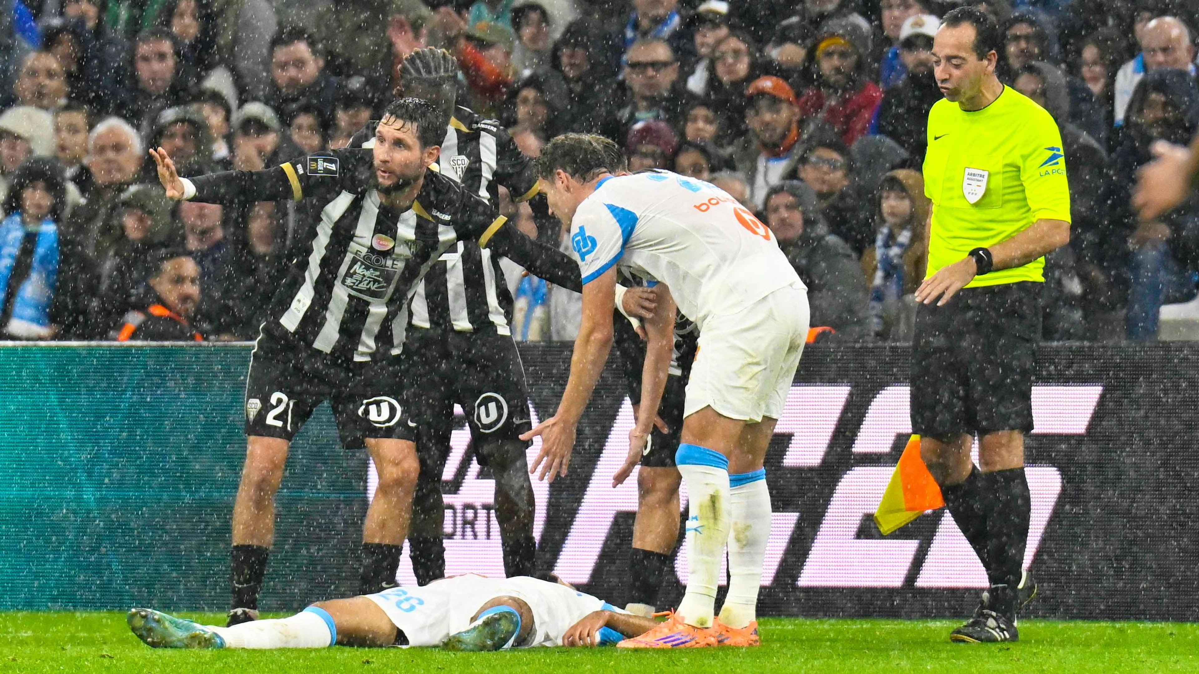 Bilal Nadir a fait un «malaise» ayant nécessité son évacuation lors du match face à Angers (2-2).
