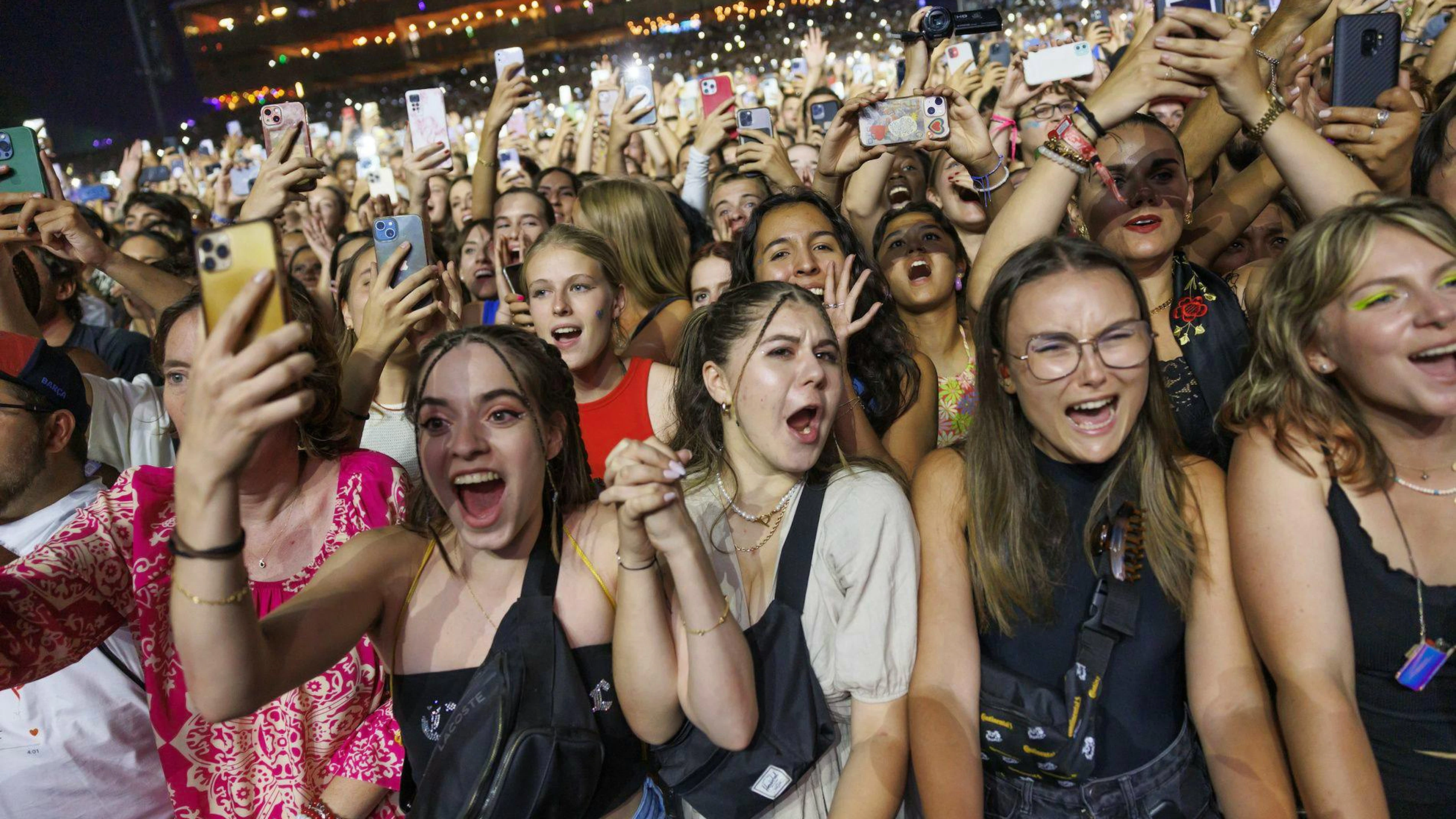 Rosalía-Fans bei ihrem Auftritt am Paléo Festival 2023 in Nyon.