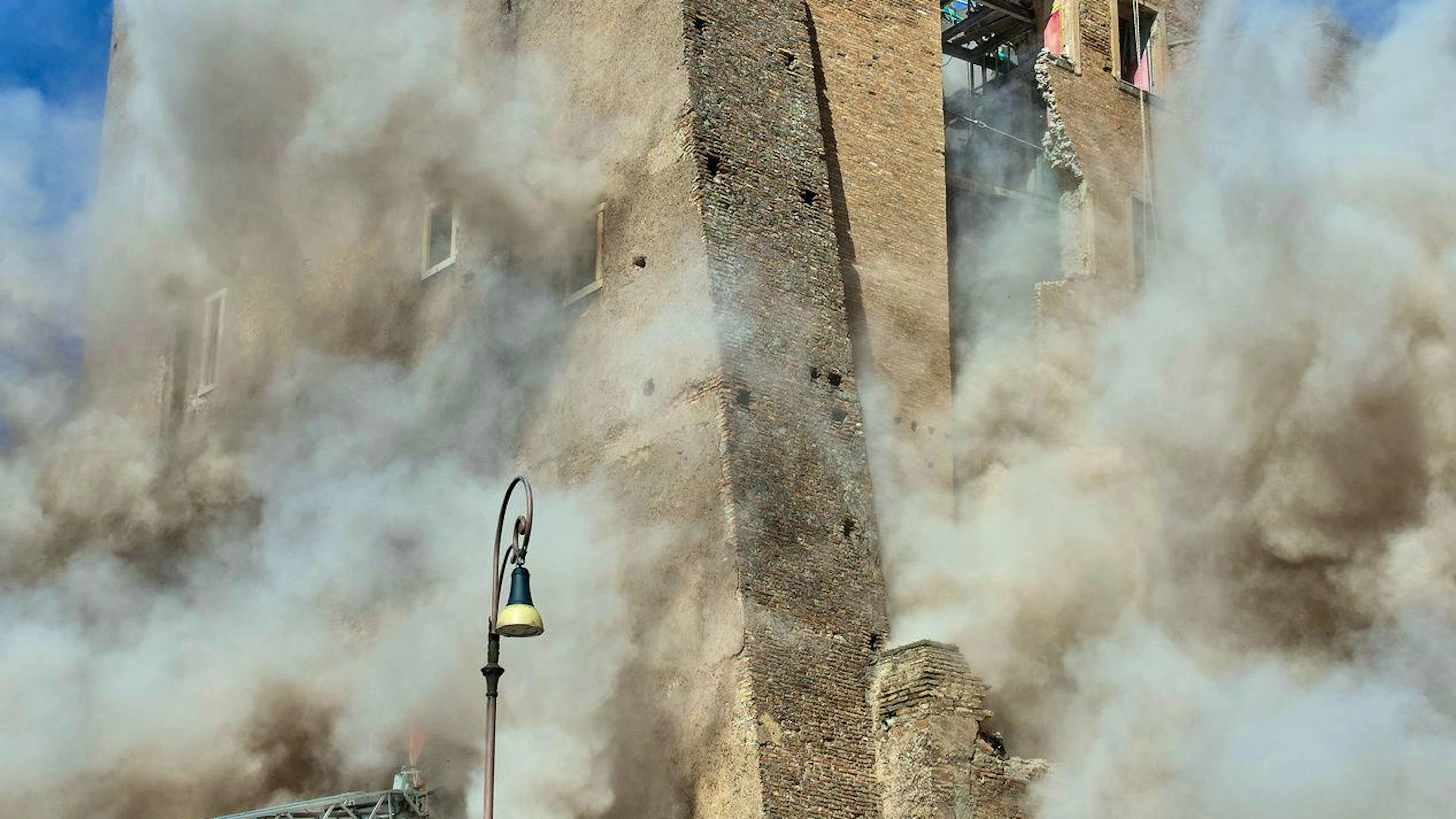 Der Torre dei Conti wurde im 13. Jahrhundert errichtet.