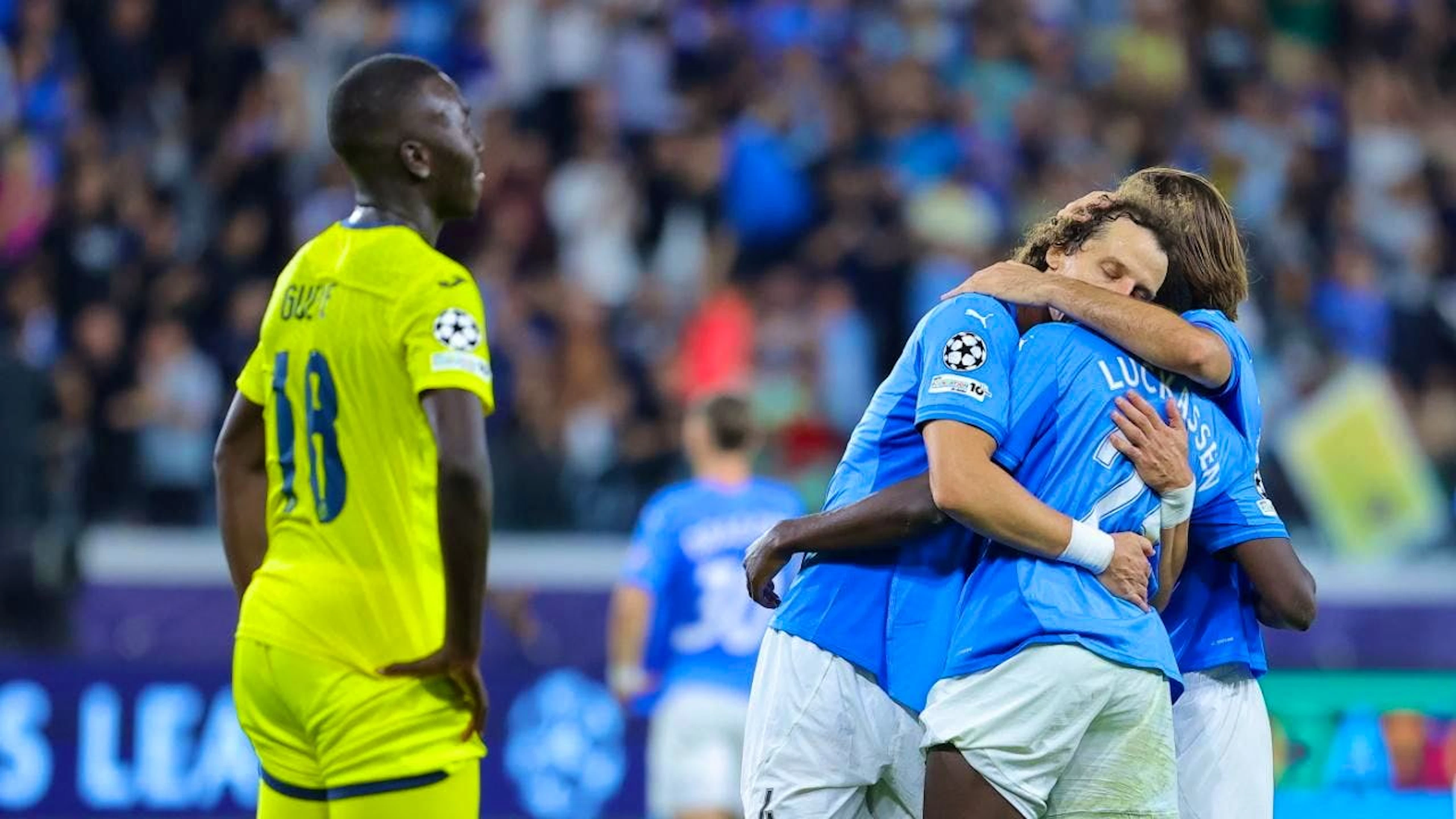 Die grosse Freude der Spieler von Pafos über den Premierensieg in der Champions League