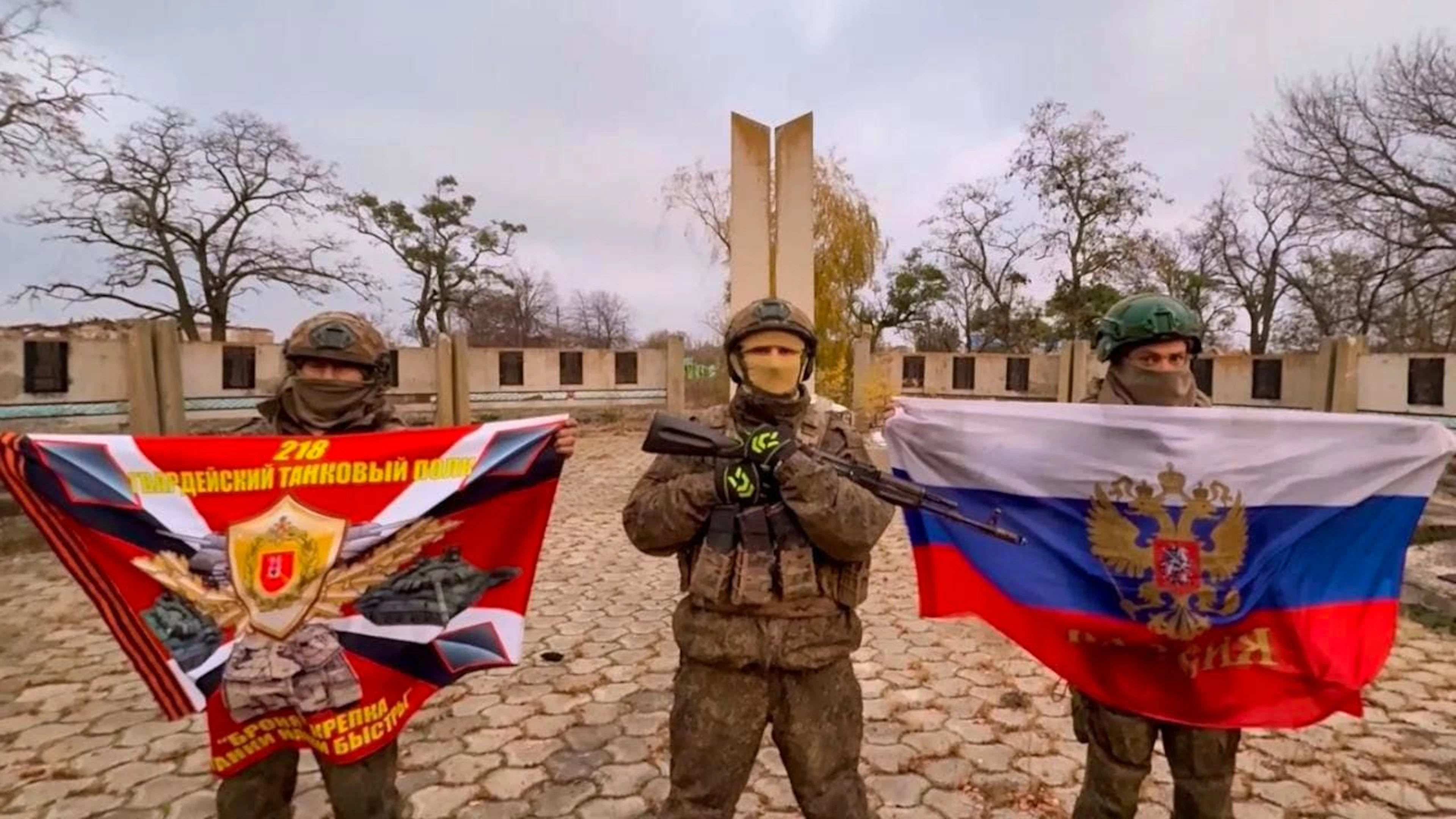 Soldati russi dopo la conquista del villaggio di Uspenivka, nella regione di Zaporizhzhia. (foto del 7 novembre 2025 messa a disposizione dal Ministero russo della difesa)
