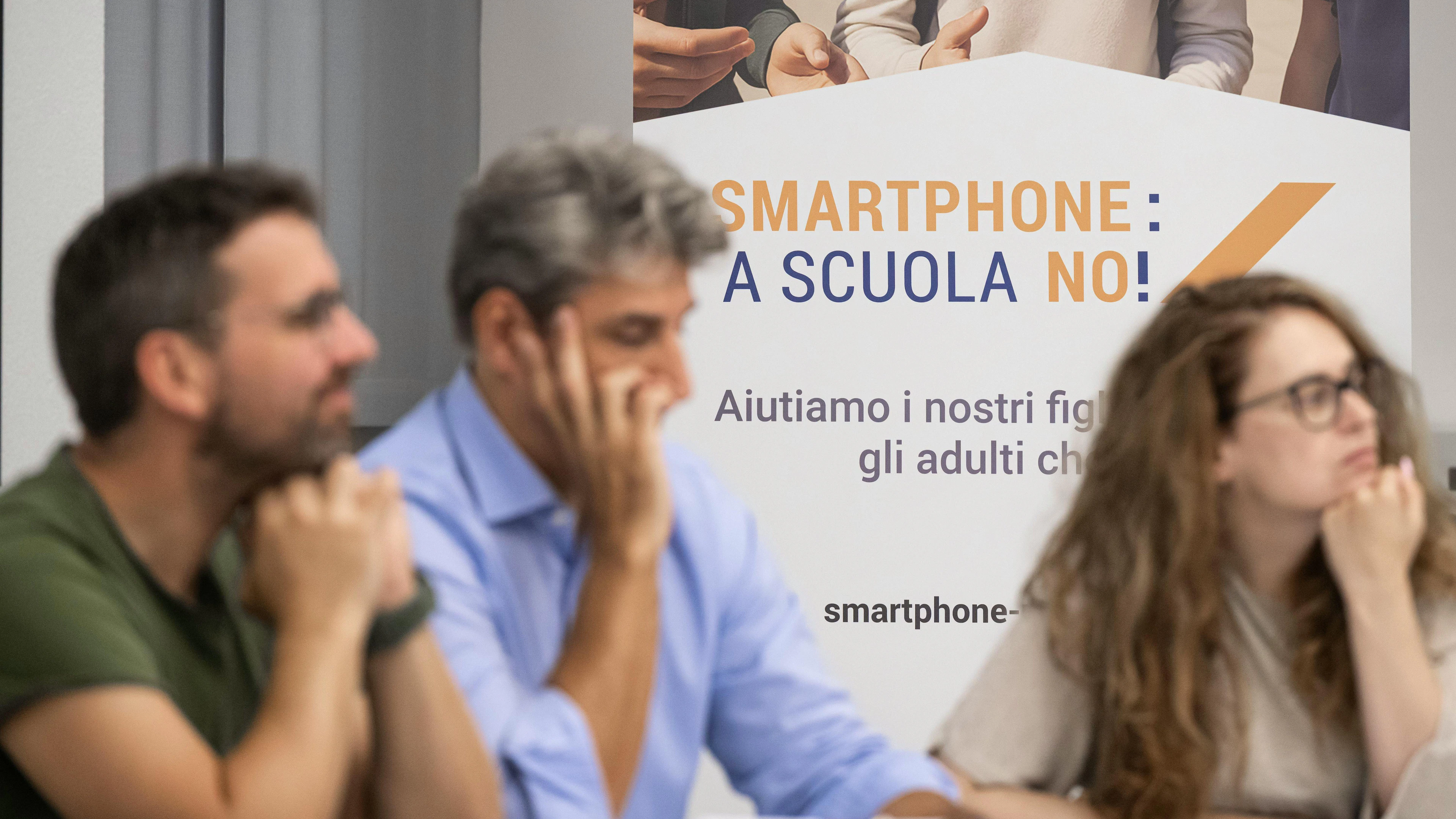 L'iniziativa popolare «Smartphone: a scuola no!» è riuscita.