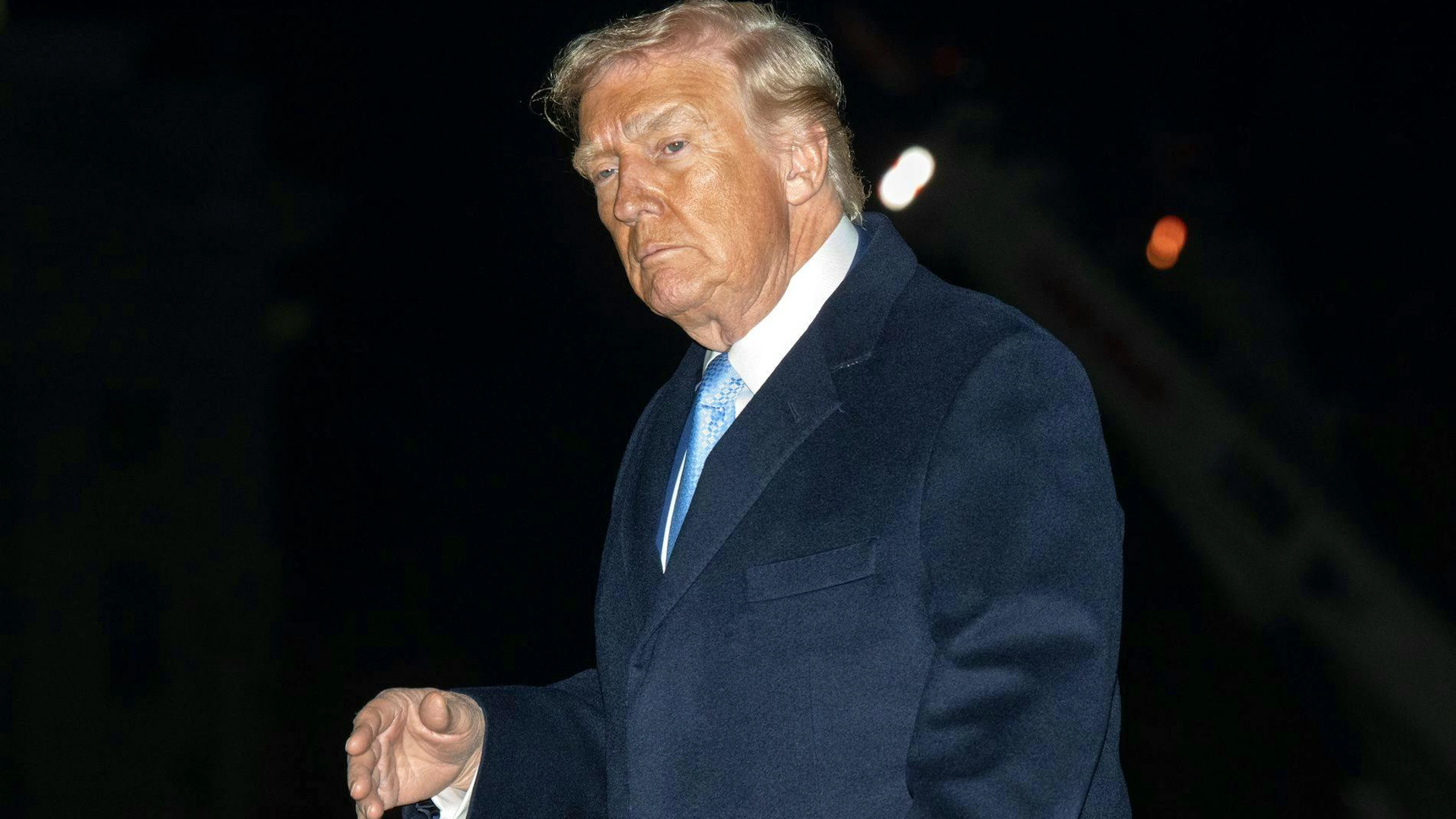 Donald J Trump 