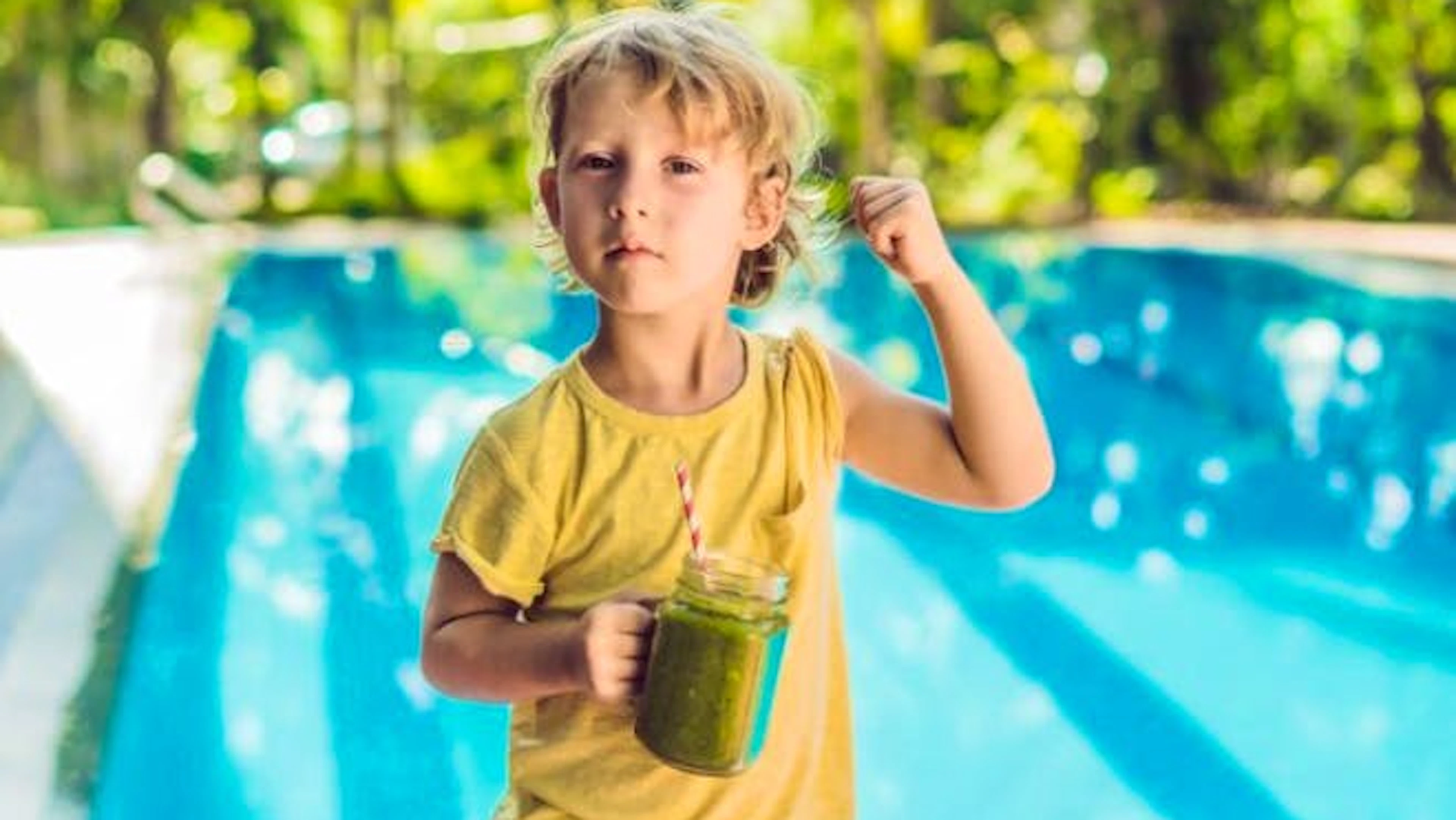 Wenn es darum geht, Kinder zu gesundem Essen zu motivieren, greifen Erwachsene gern zu kreativen Geschichten. Etwa der Klassiker: Wer Spinat isst, bekommt Muskeln wie Popeye. Spinat liefert tatsächlich viel Eisen – wichtig für die Muskelfunktion. Doch für echte Stärke braucht es mehr: Proteine, regelmässiges Training und eine insgesamt ausgewogene Ernährung.