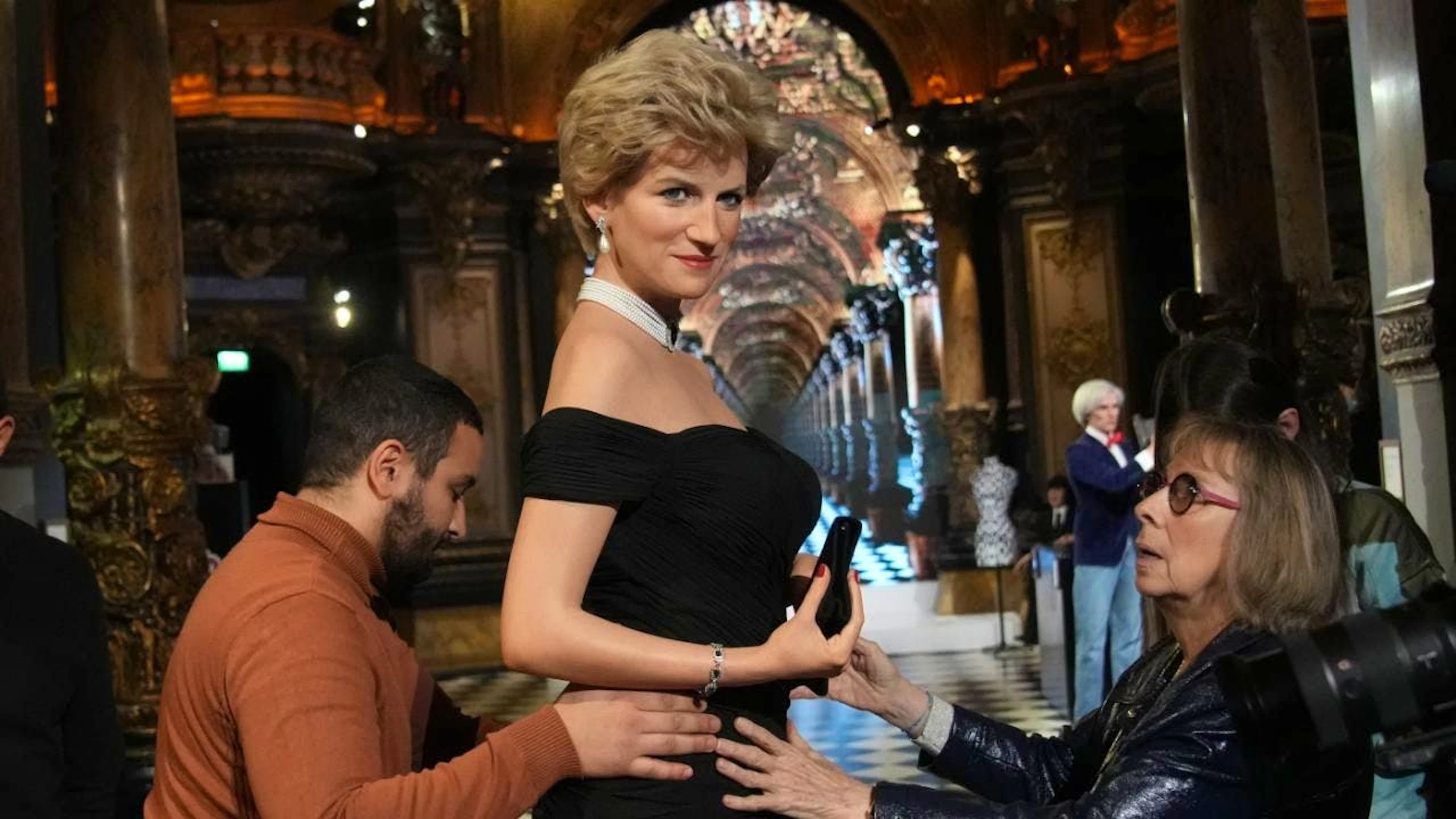 Lady Diana hat in ihrem "Rachekleid" Eingang gefunden im Musée Grevin Museum in Paris.