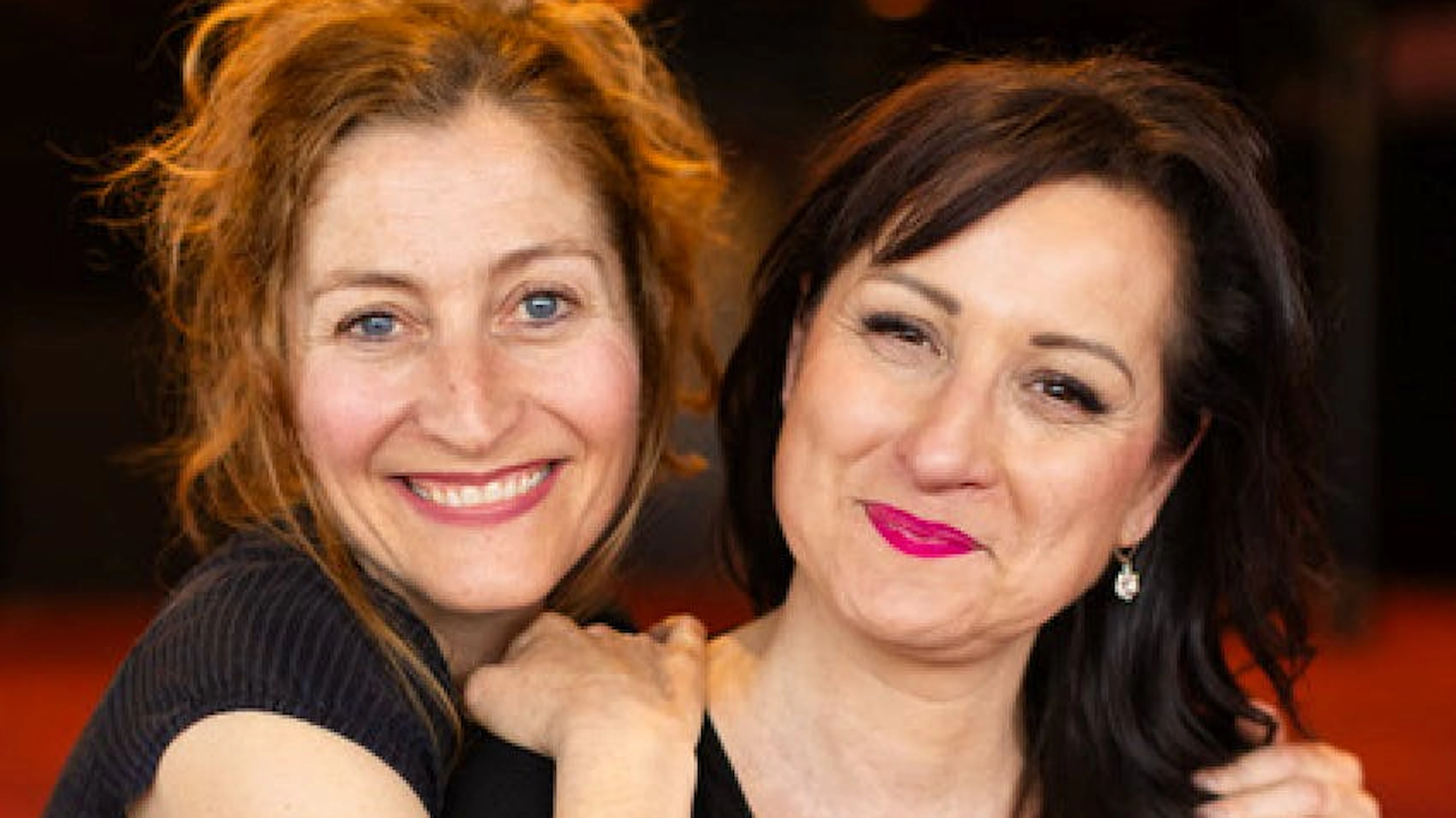 Karine C (à droite) et Catherine Guggisberg présentent «Nos récrés à deux», du 26 novembre au 7 décembre au Théâtre de la Grenette à Vevey.