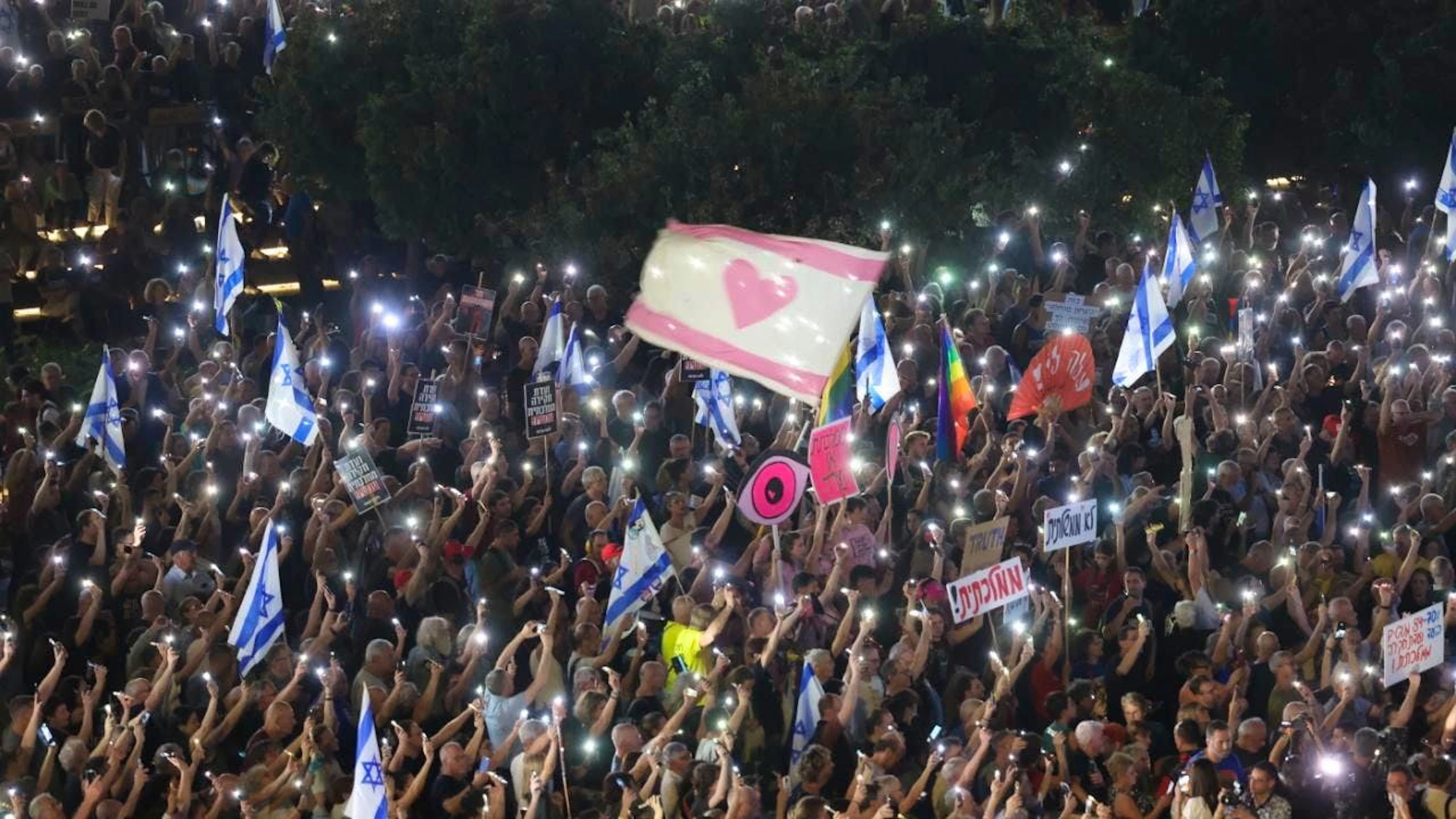 La gente è tornata in piazza in Israele