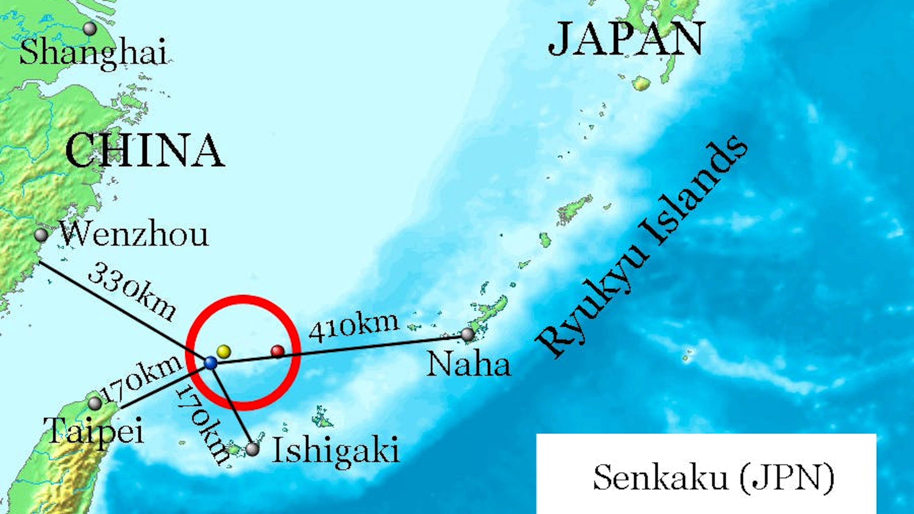Die Senkaku-Inseln bestehen aus 5 Inseln und 3 Felsenriffen. Unter dem japanischen Namen steht die chinesische und taiwanesische Bezeichnung der Inselgruppe.