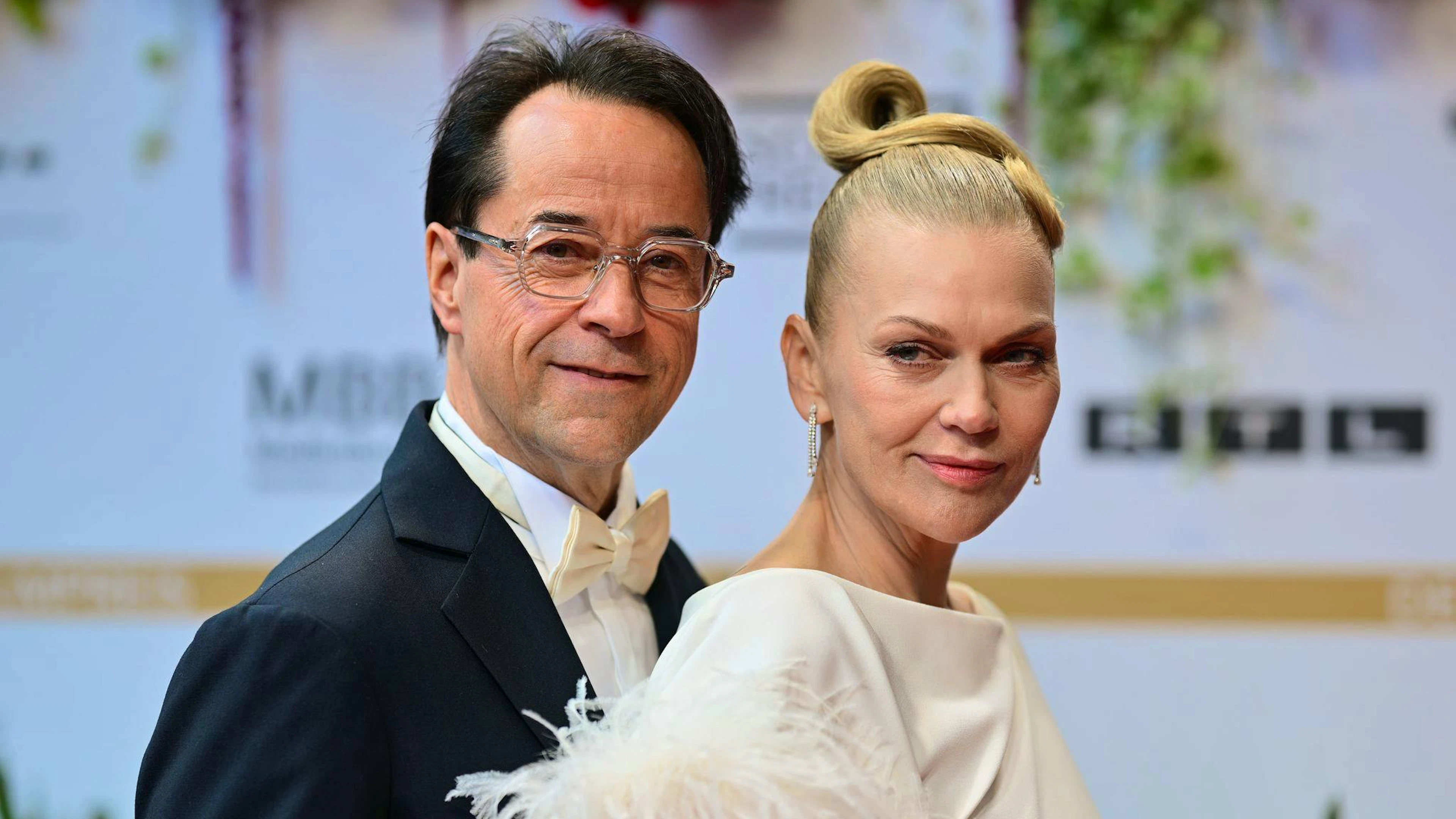 Sind seit 25 Jahren ein Paar und seit fast 20 Jahren verheiratet: Jan Josef Liefers und Anna Loos.