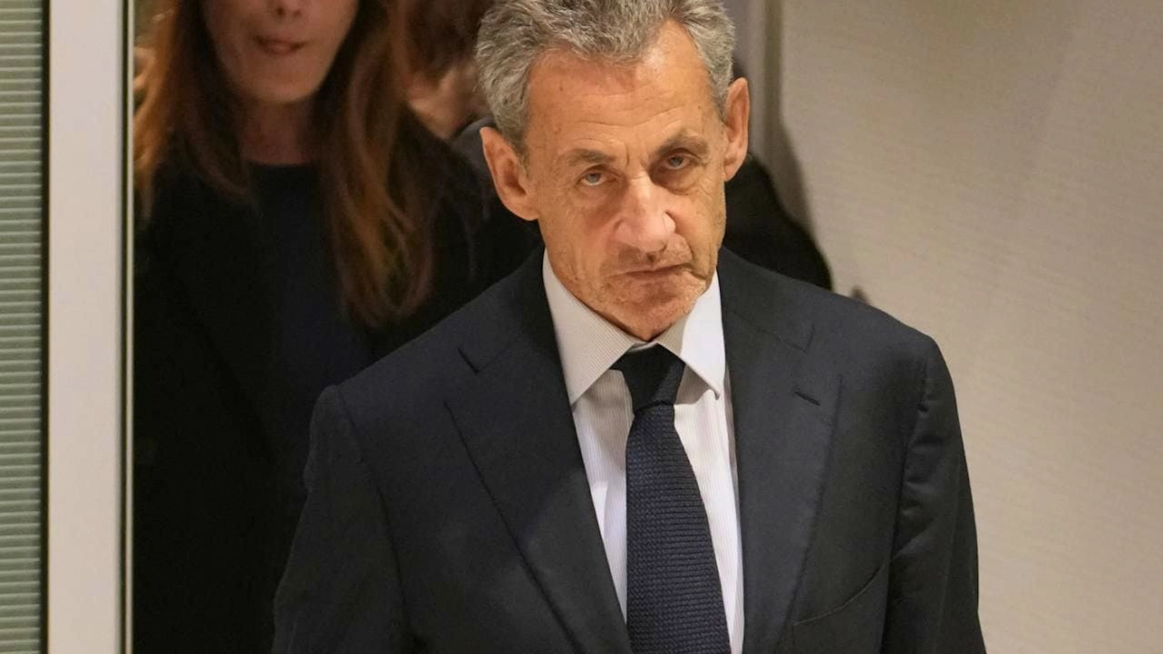 ARCHIV - Der ehemalige französische Präsident Nicolas Sarkozy und seine Frau Carla Bruni. Foto: Christophe Ena/AP/dpa/Archiv