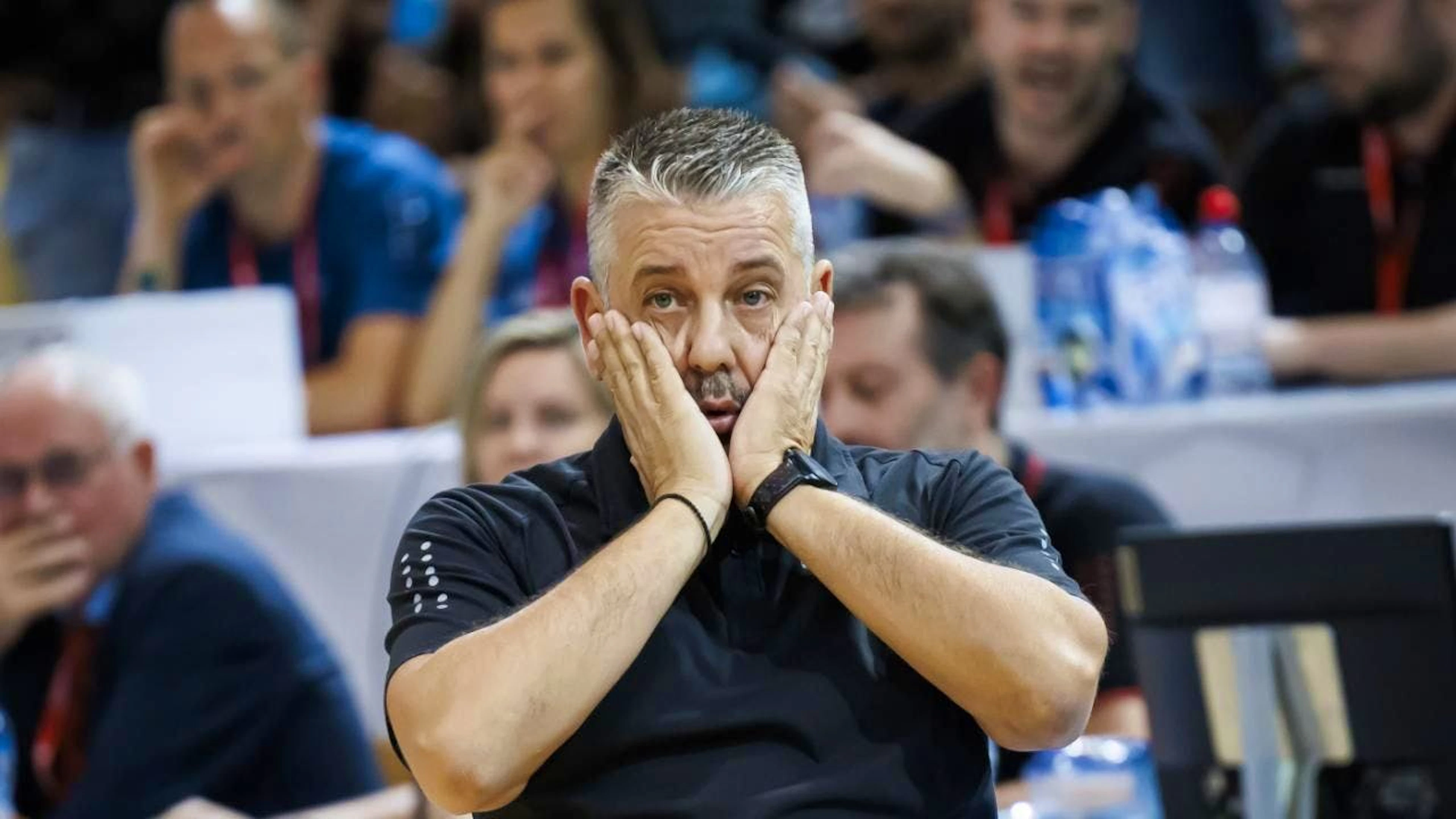 So nah am Exploit und dann das Ende mit Schrecken; der Schweizer Nationalcoach Ilias Papatheodorou