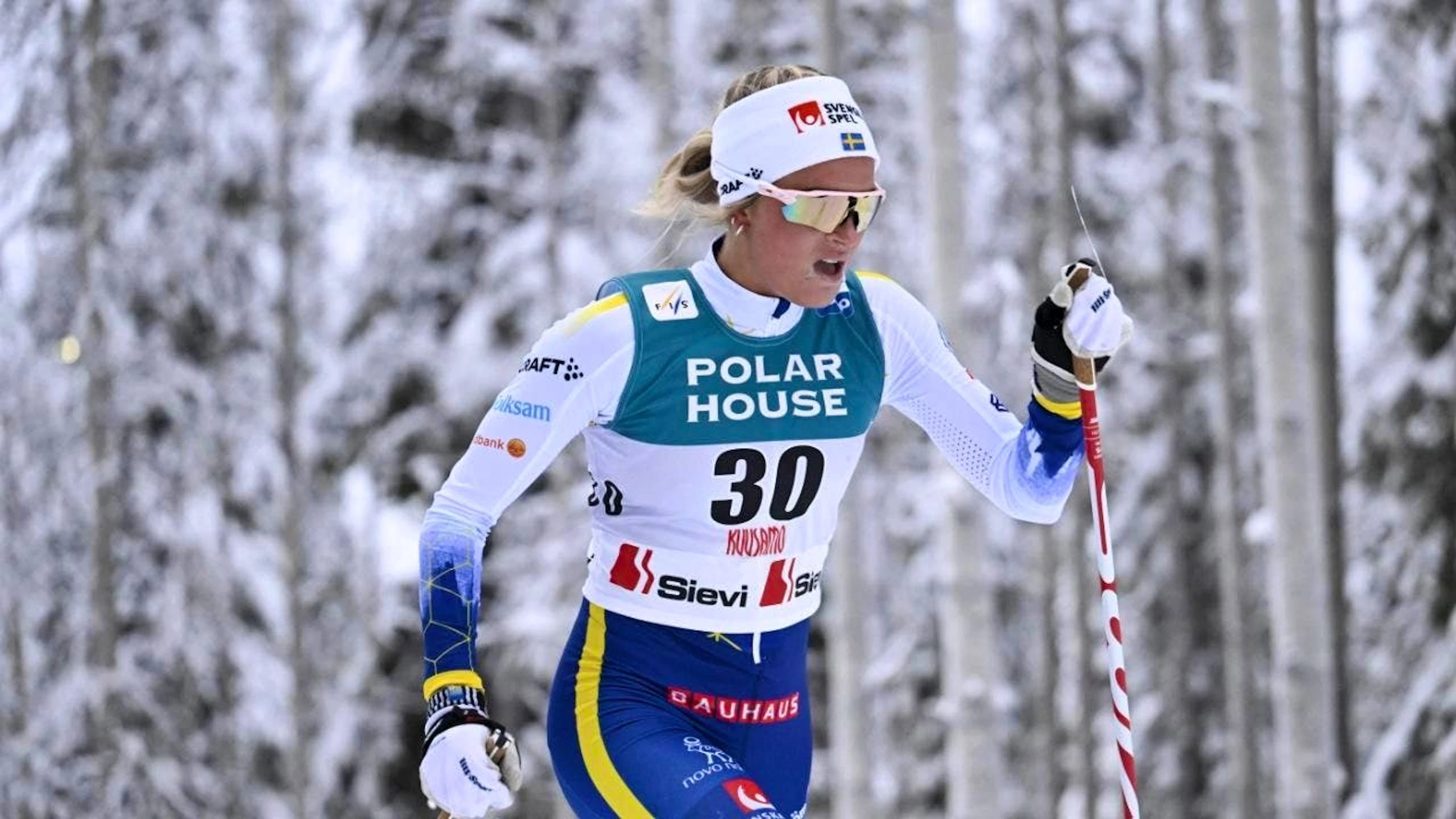 Die Schwedin Frida Karlsson ist die erste Weltcupsiegerin dieses Langlauf-Winters
