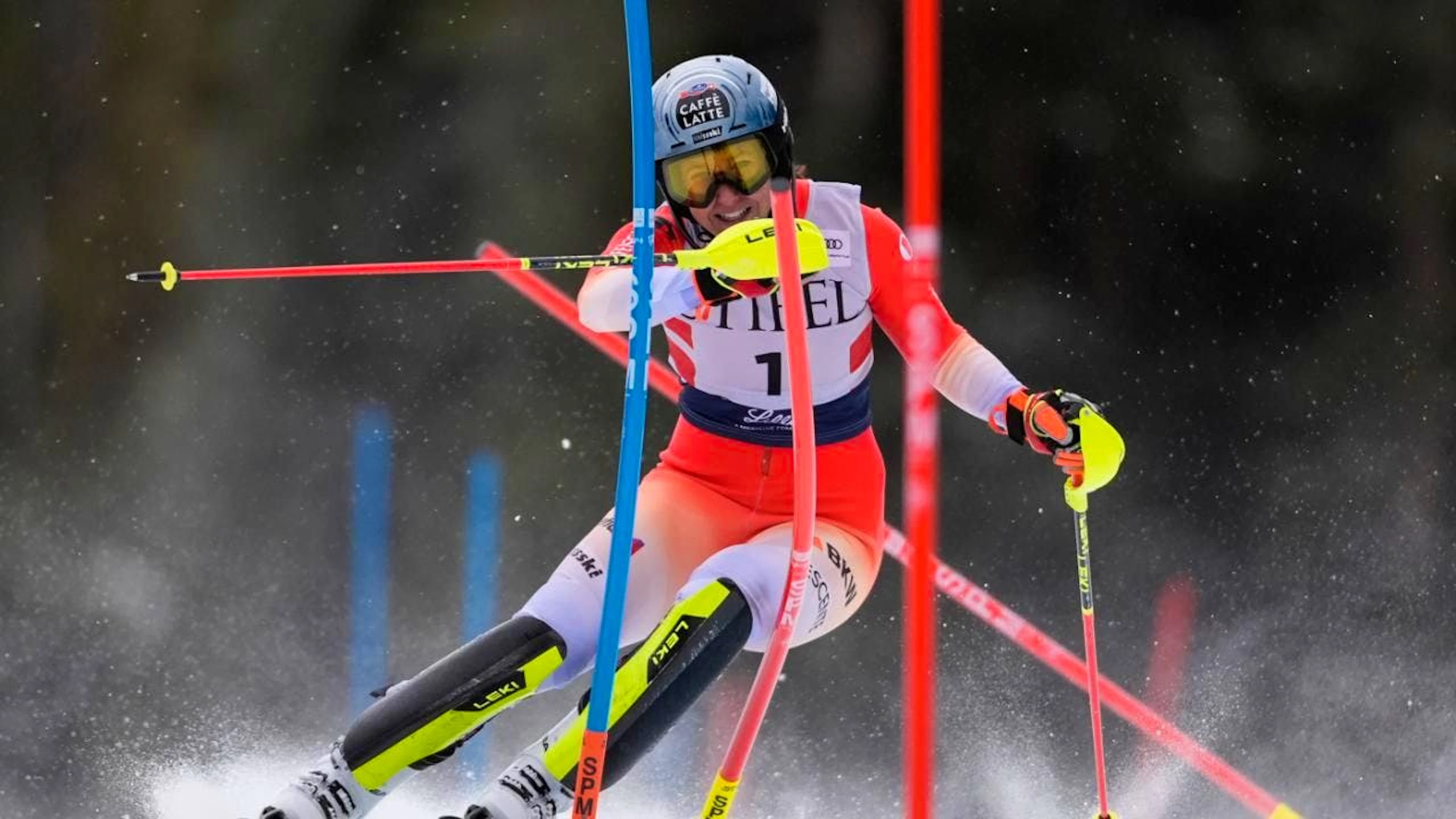 Wendy Holdener gelingt mit Startnummer 1 ein guter erster Lauf
