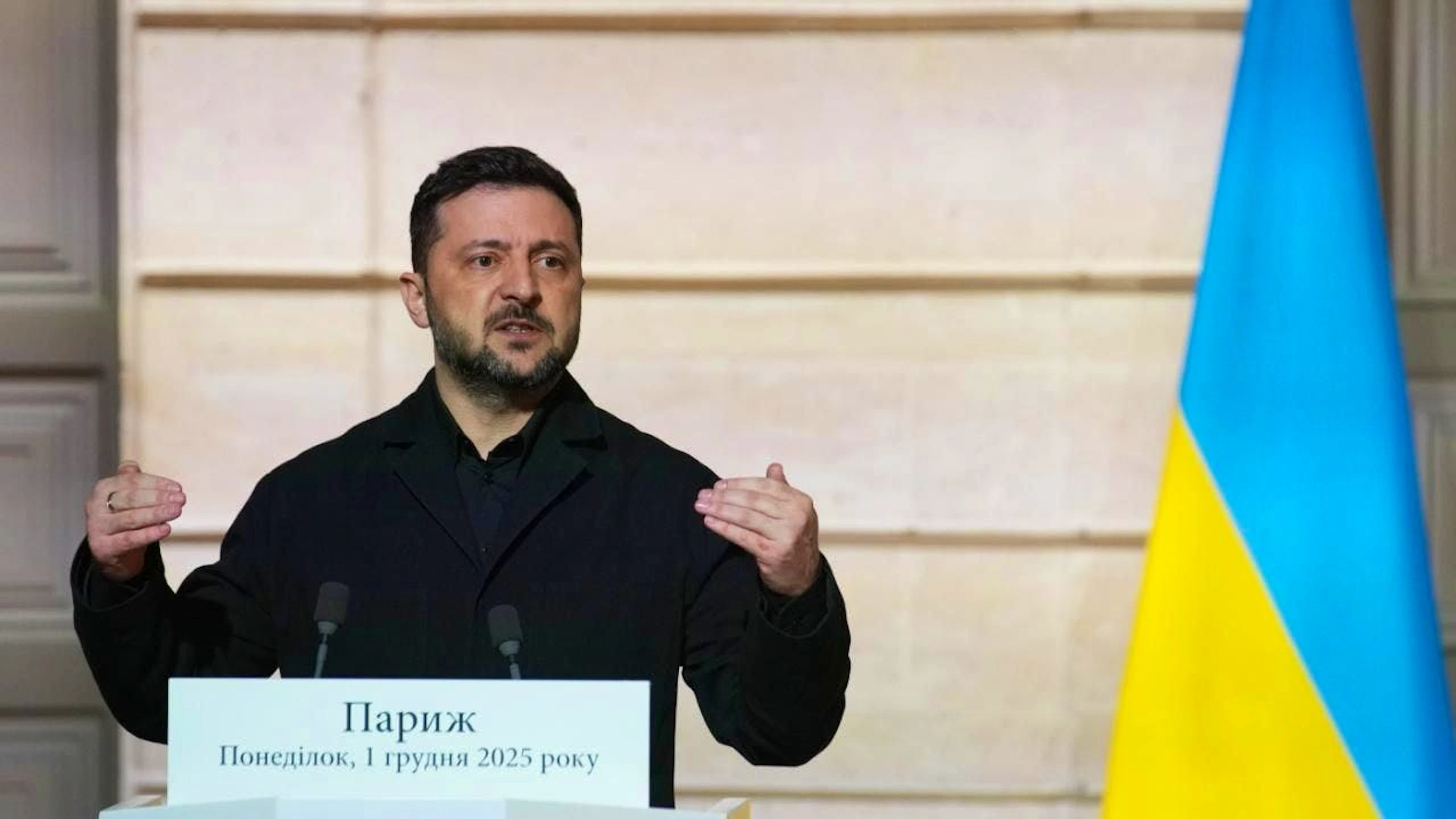 Zelensky oggi a Parigi.