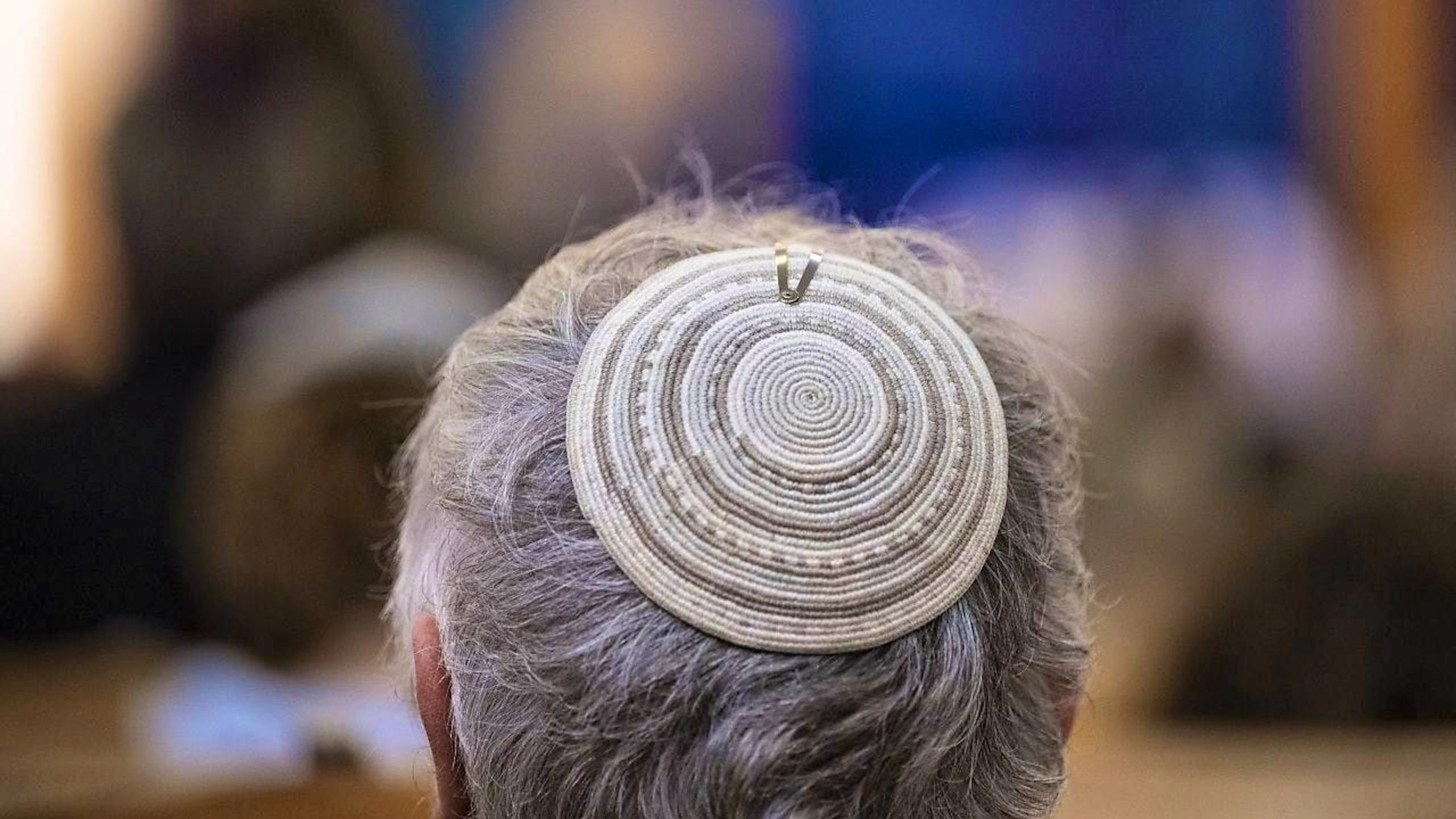 There are repeated attacks on Jews in Switzerland.
