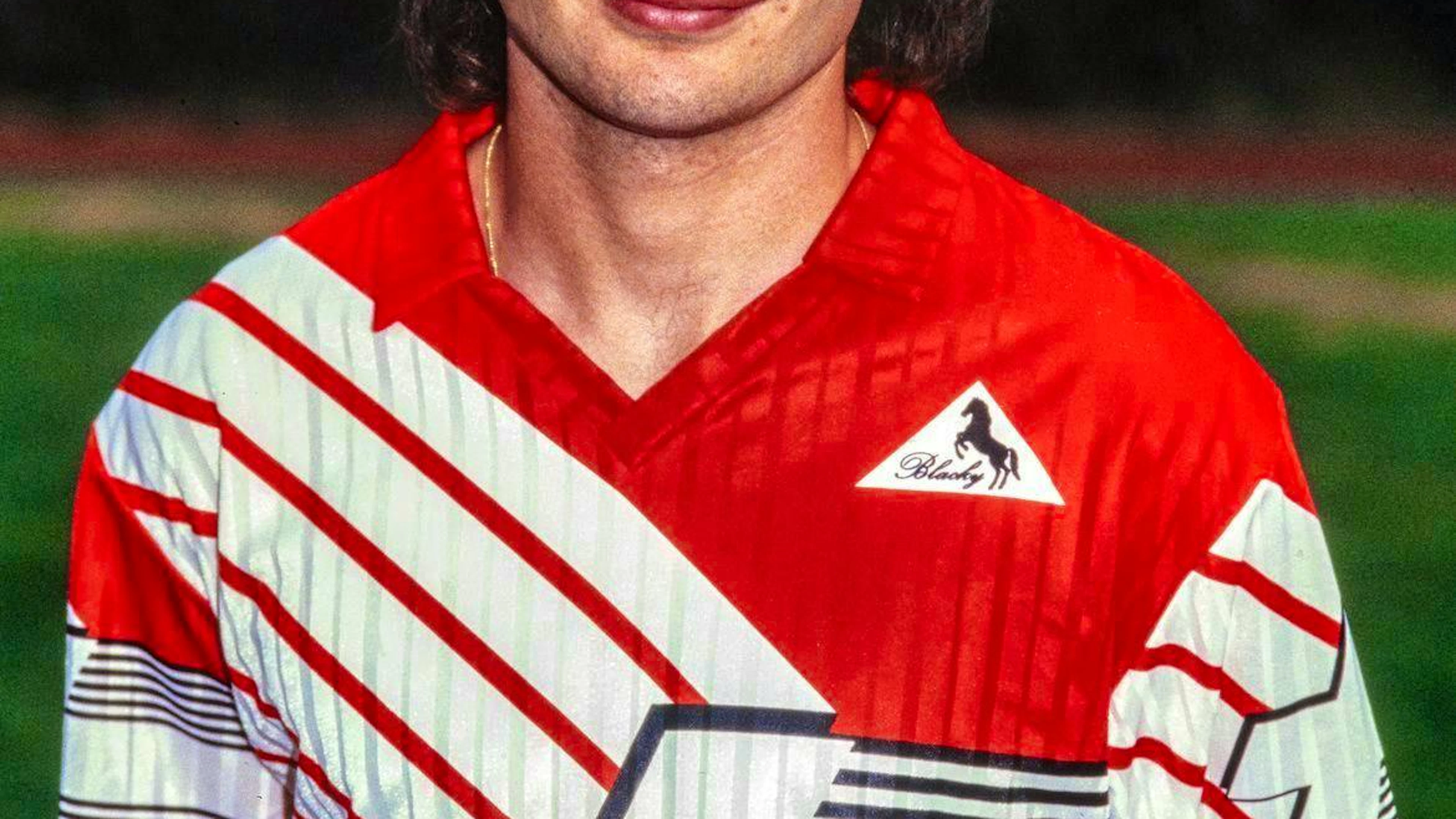 Stephane Chapuisat in 1990 in the legendary Blacky shirt.